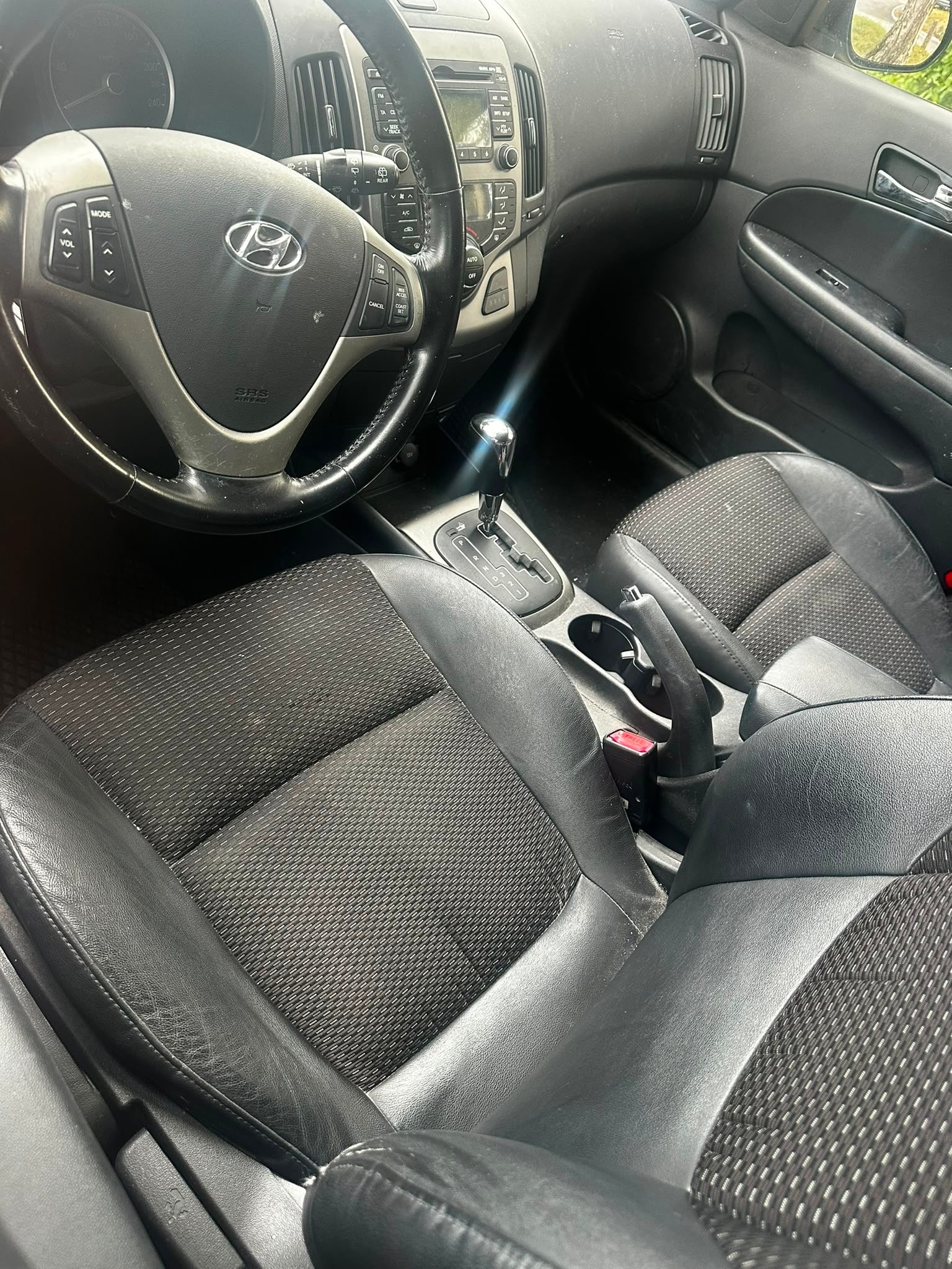 HYUNDAI i30 2.0 Premium Automatic-image-6