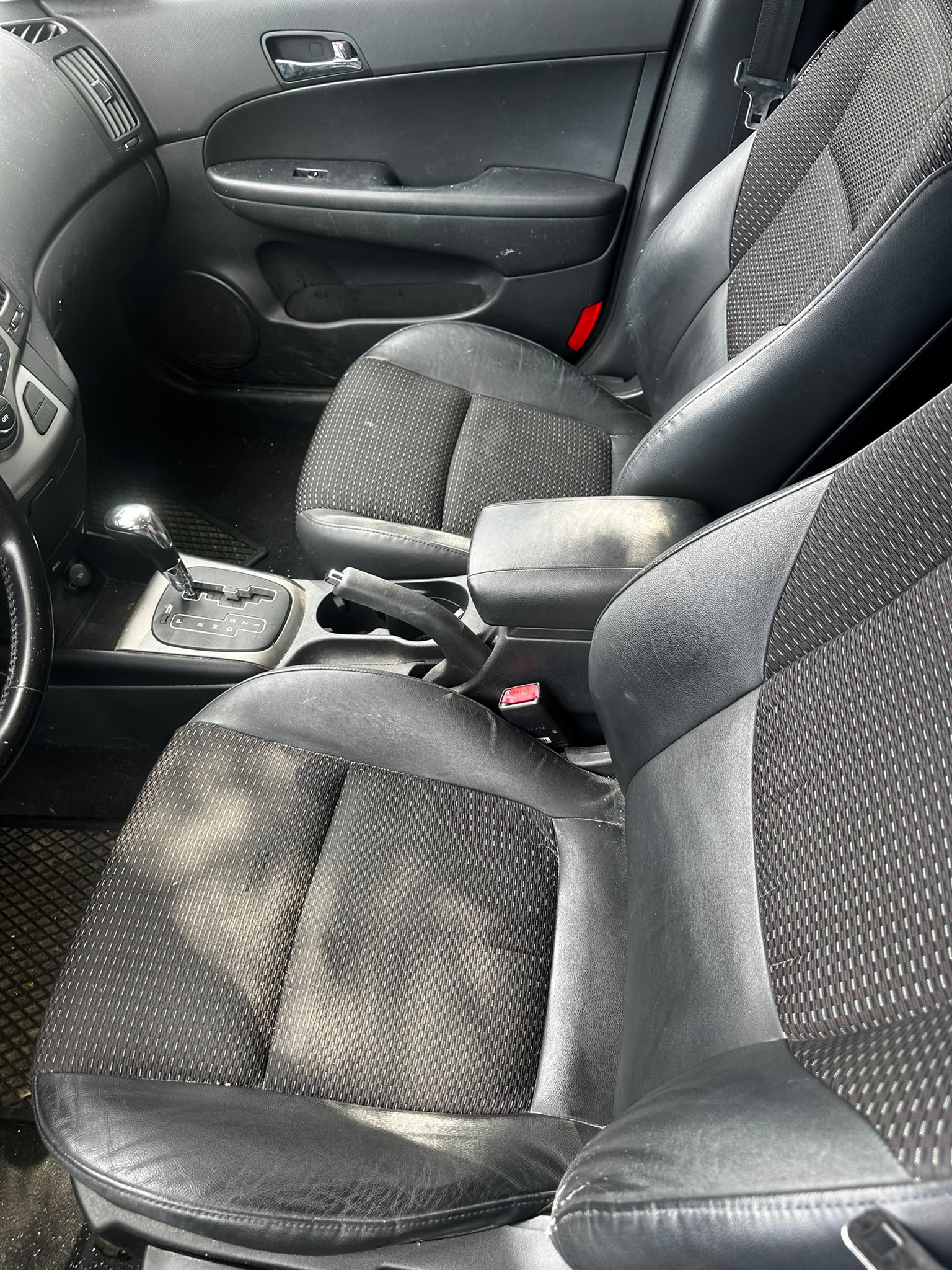 HYUNDAI i30 2.0 Premium Automatic-image-7