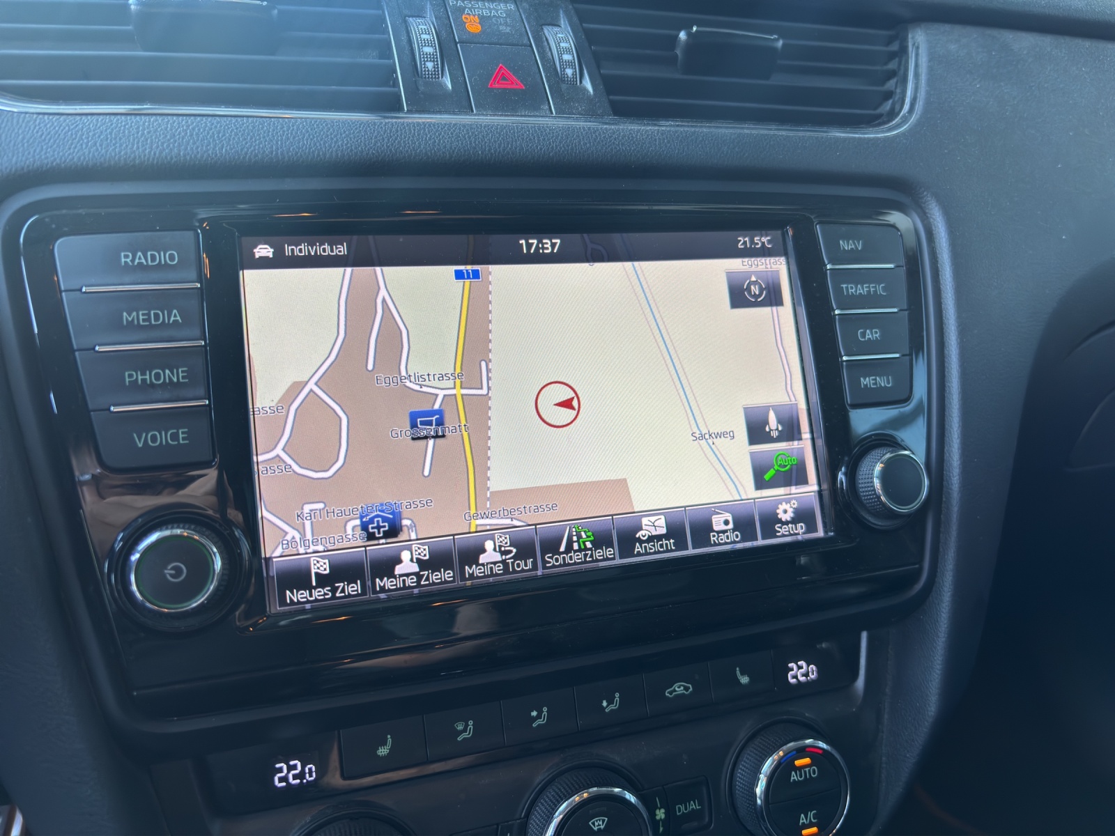 SKODA Octavia Combi 2.0 TDI Scout 4x4 DSG-image-6
