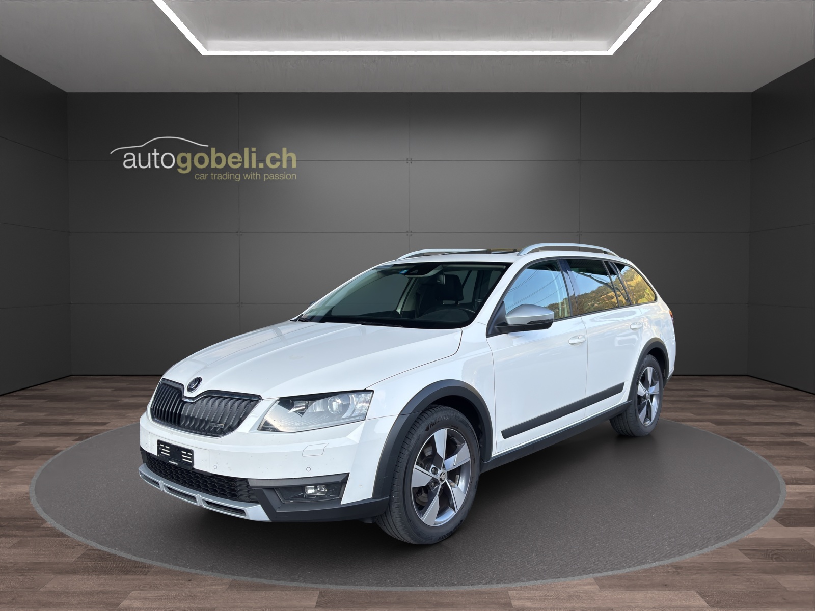 SKODA Octavia Combi 2.0 TDI Scout 4x4 DSG-image-0