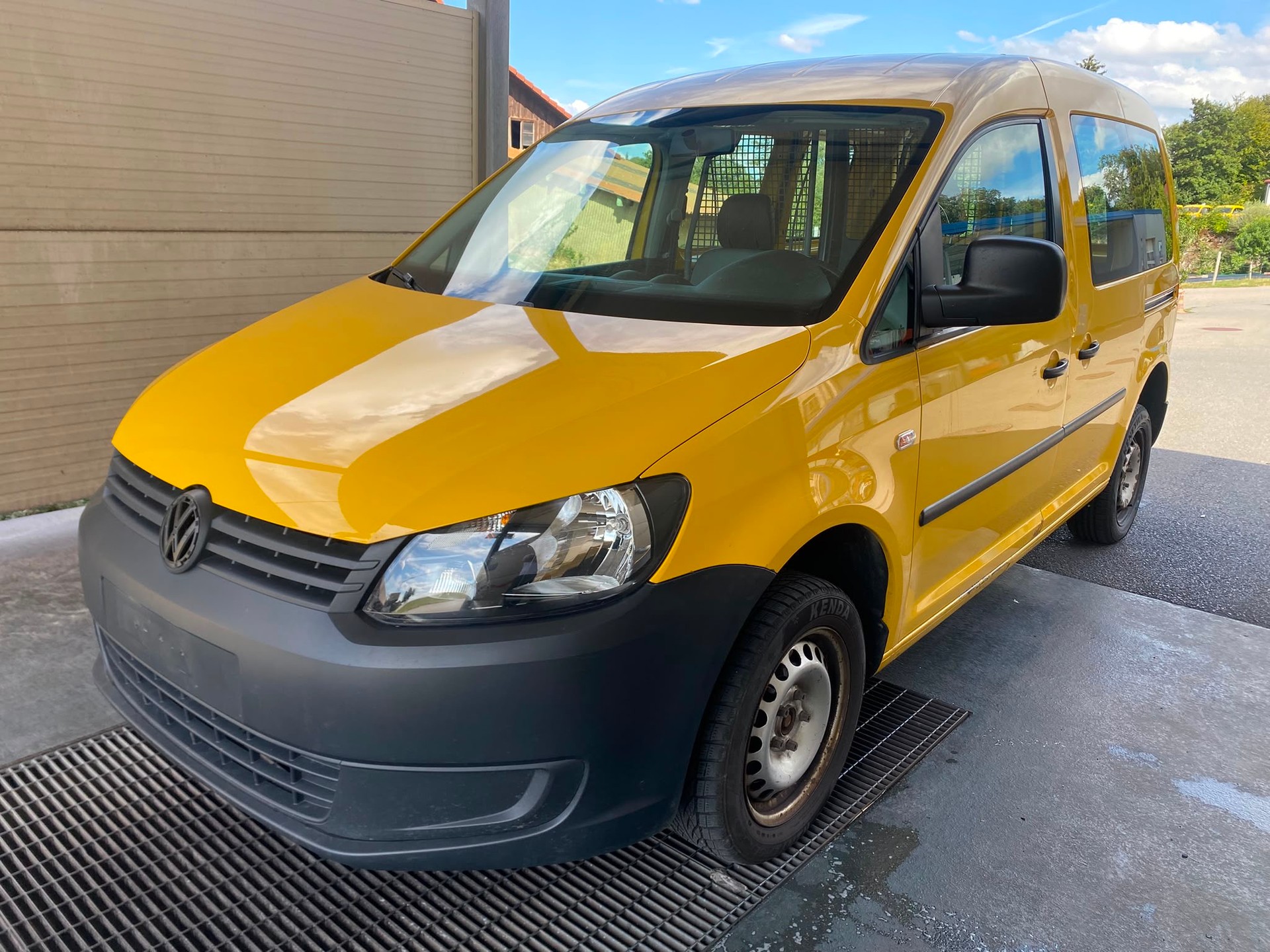 VW Caddy 2.0 TDI 4Motion-image-9
