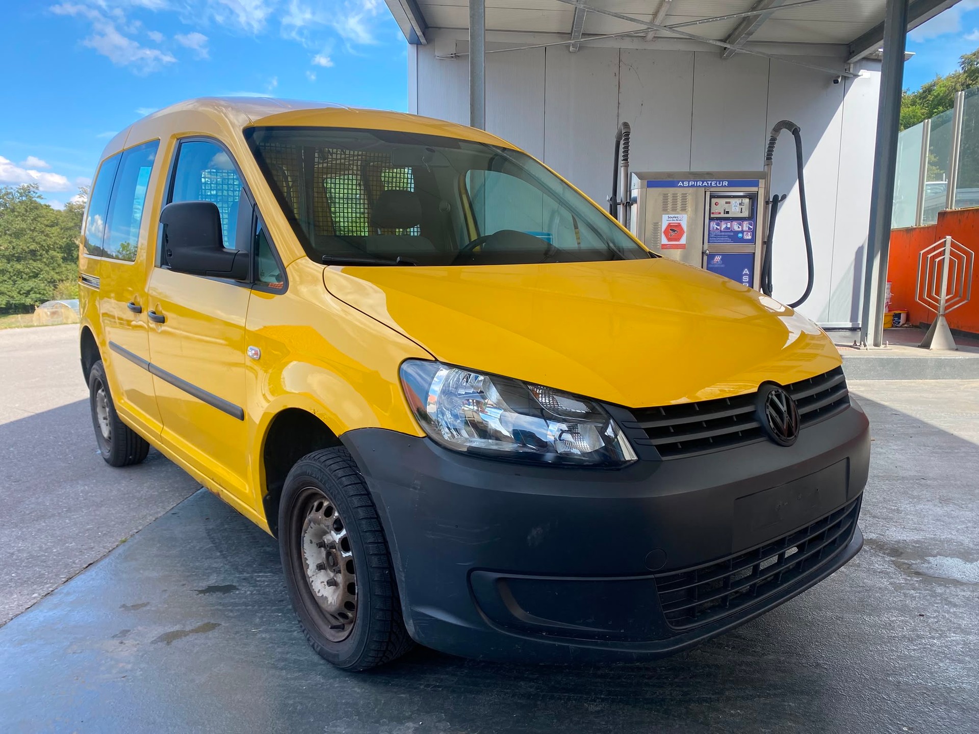 VW Caddy 2.0 TDI 4Motion-image-2