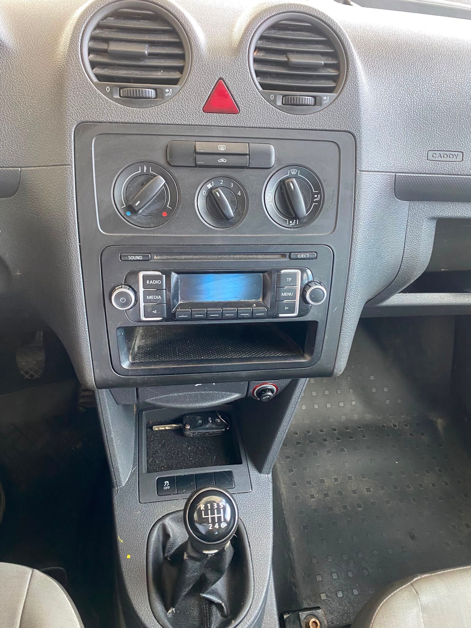 VW Caddy 2.0 TDI 4Motion-image-5