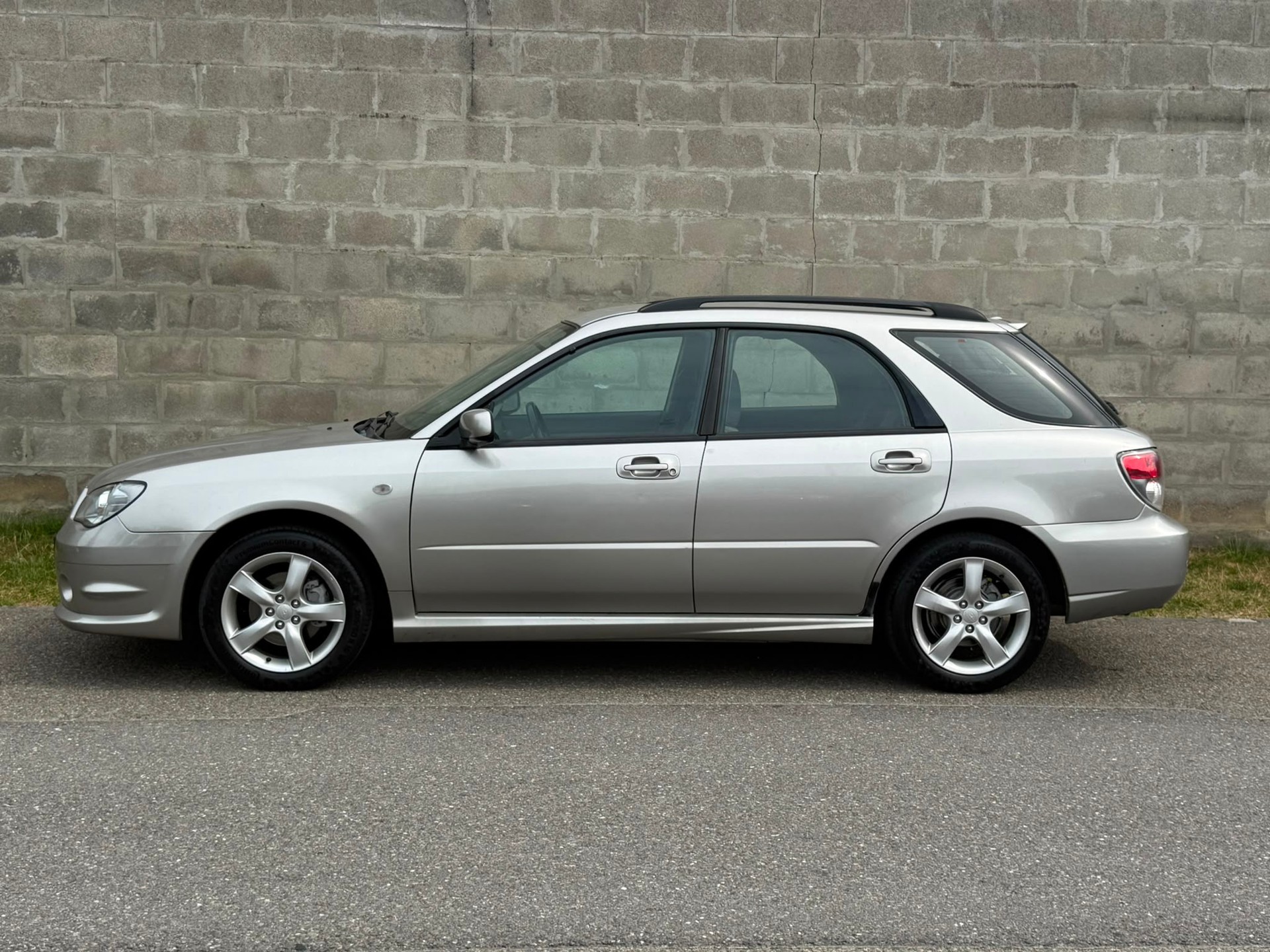 SUBARU Impreza 2.0R-image-9