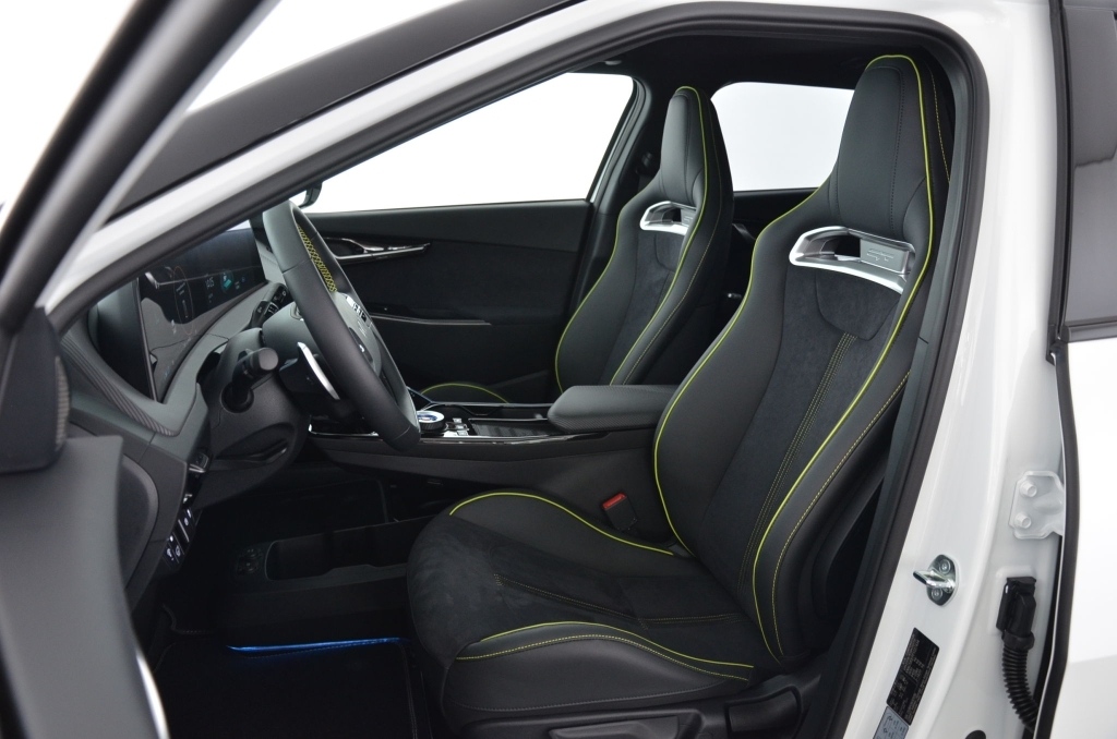 KIA EV6 77.4 kWh AWD GT 4x4 (584PS)-image-14