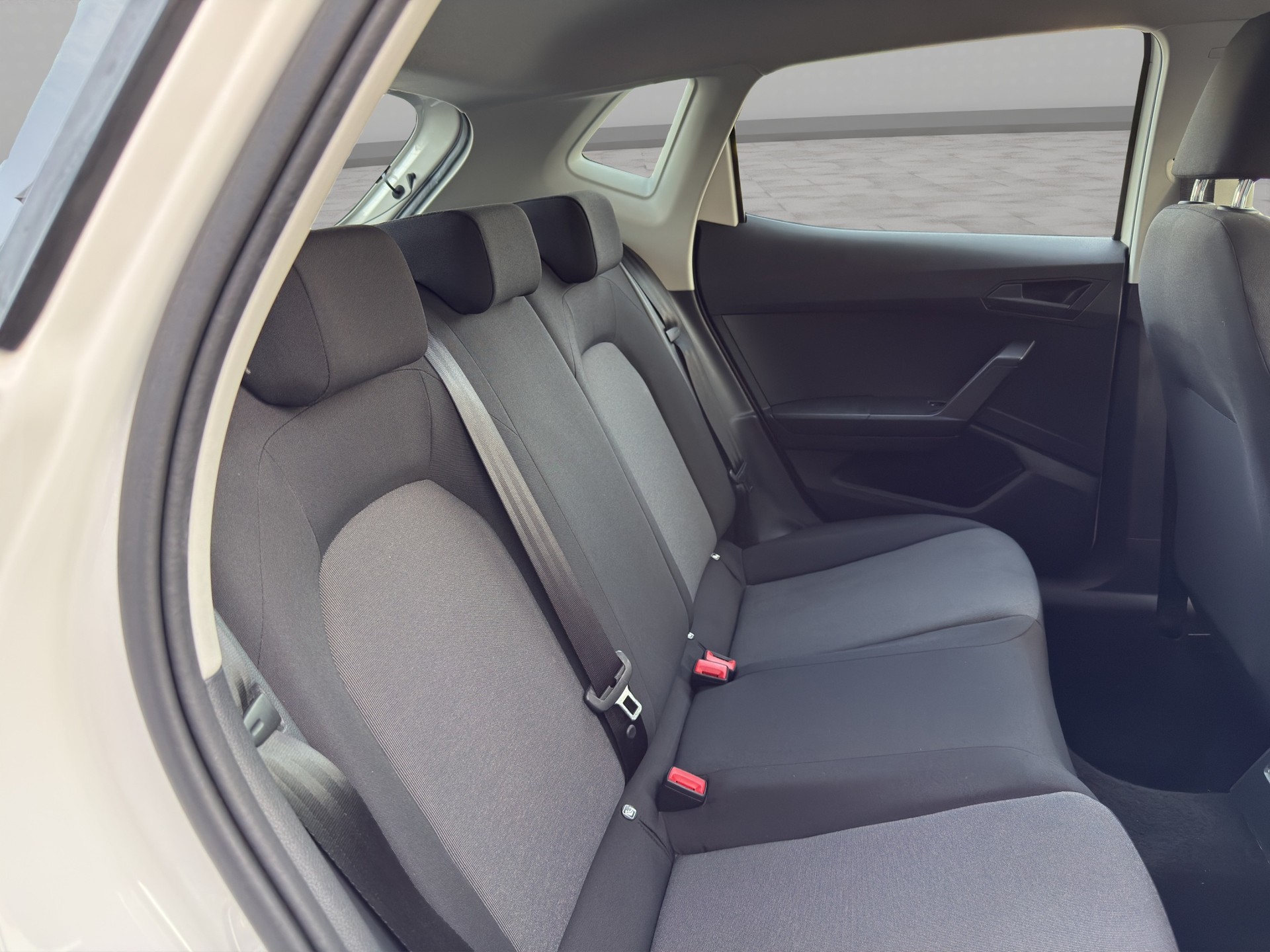 SEAT Ibiza 1.0 EcoTSI Sol-image-18