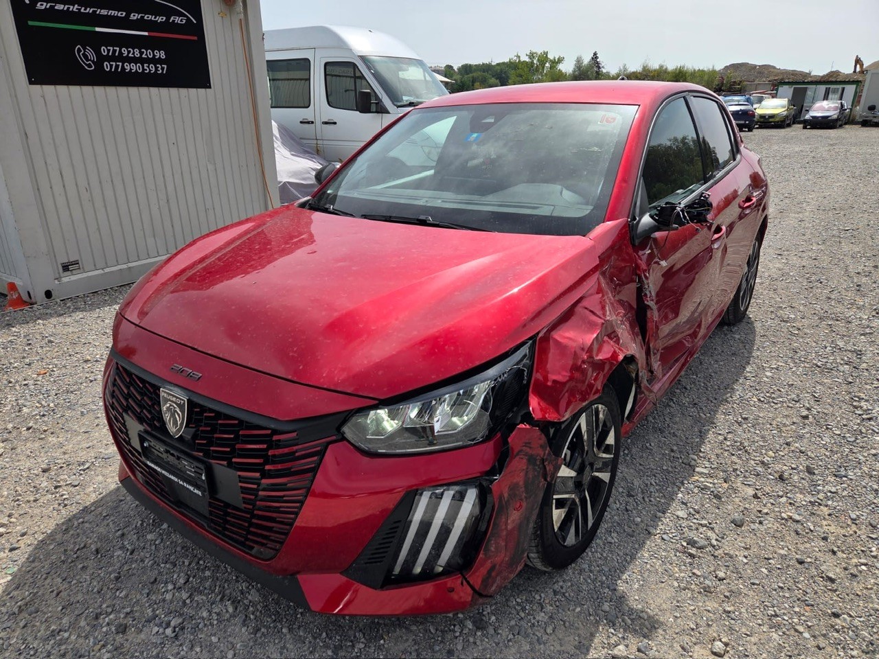 PEUGEOT 208 1.2 MHEV 110 Allure Premium-image-2