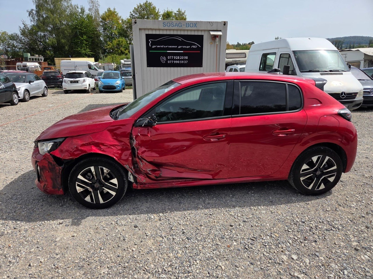 PEUGEOT 208 1.2 MHEV 110 Allure Premium-image-4