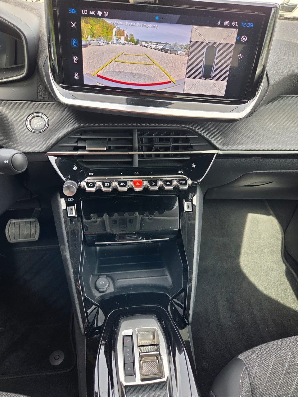 PEUGEOT 208 1.2 MHEV 110 Allure Premium-image-12