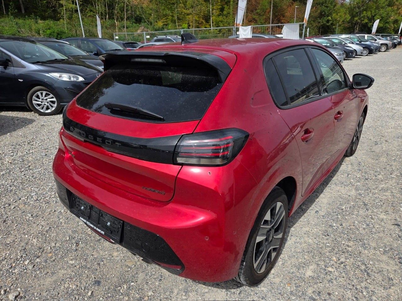 PEUGEOT 208 1.2 MHEV 110 Allure Premium-image-14