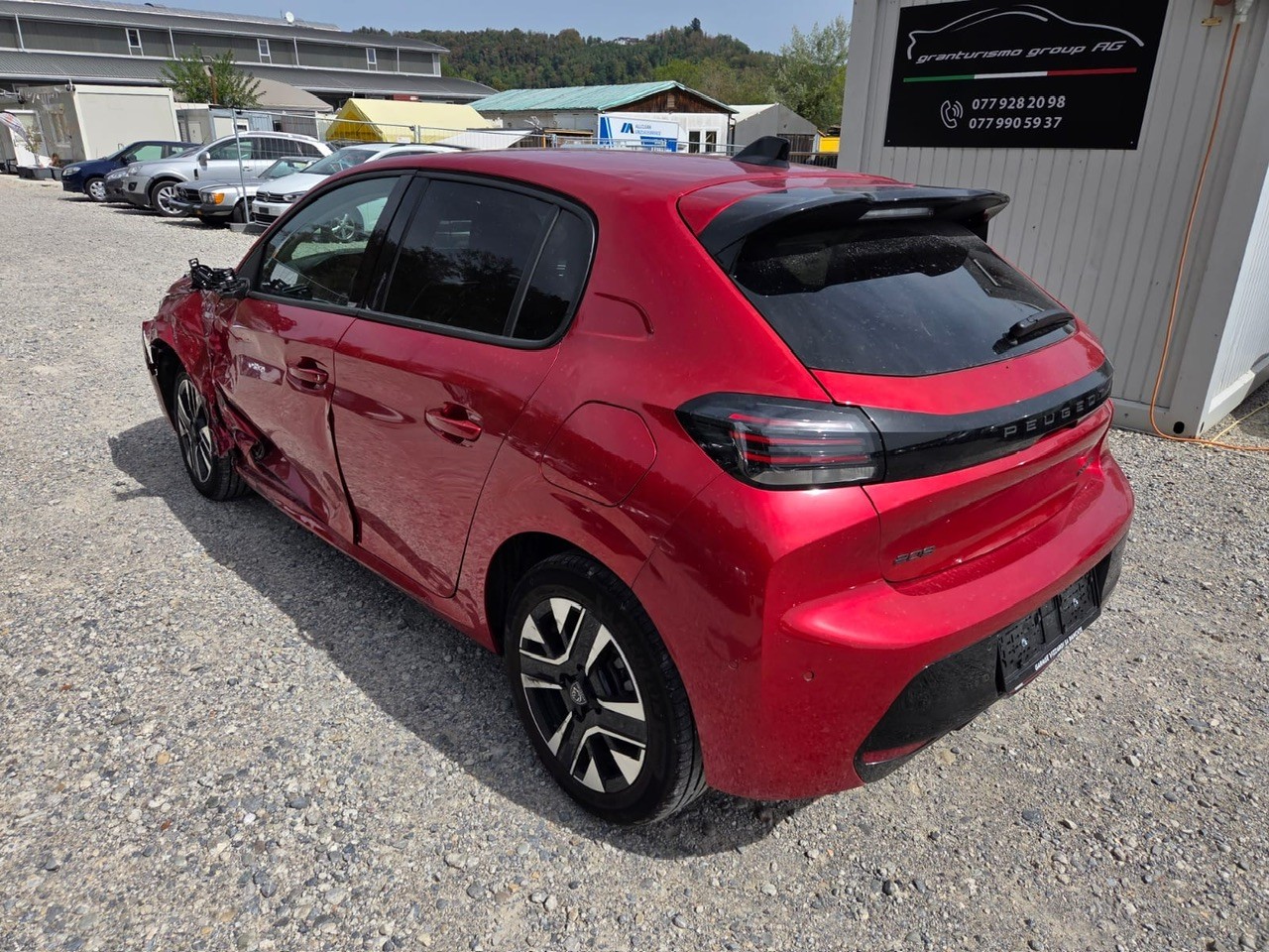 PEUGEOT 208 1.2 MHEV 110 Allure Premium-image-15