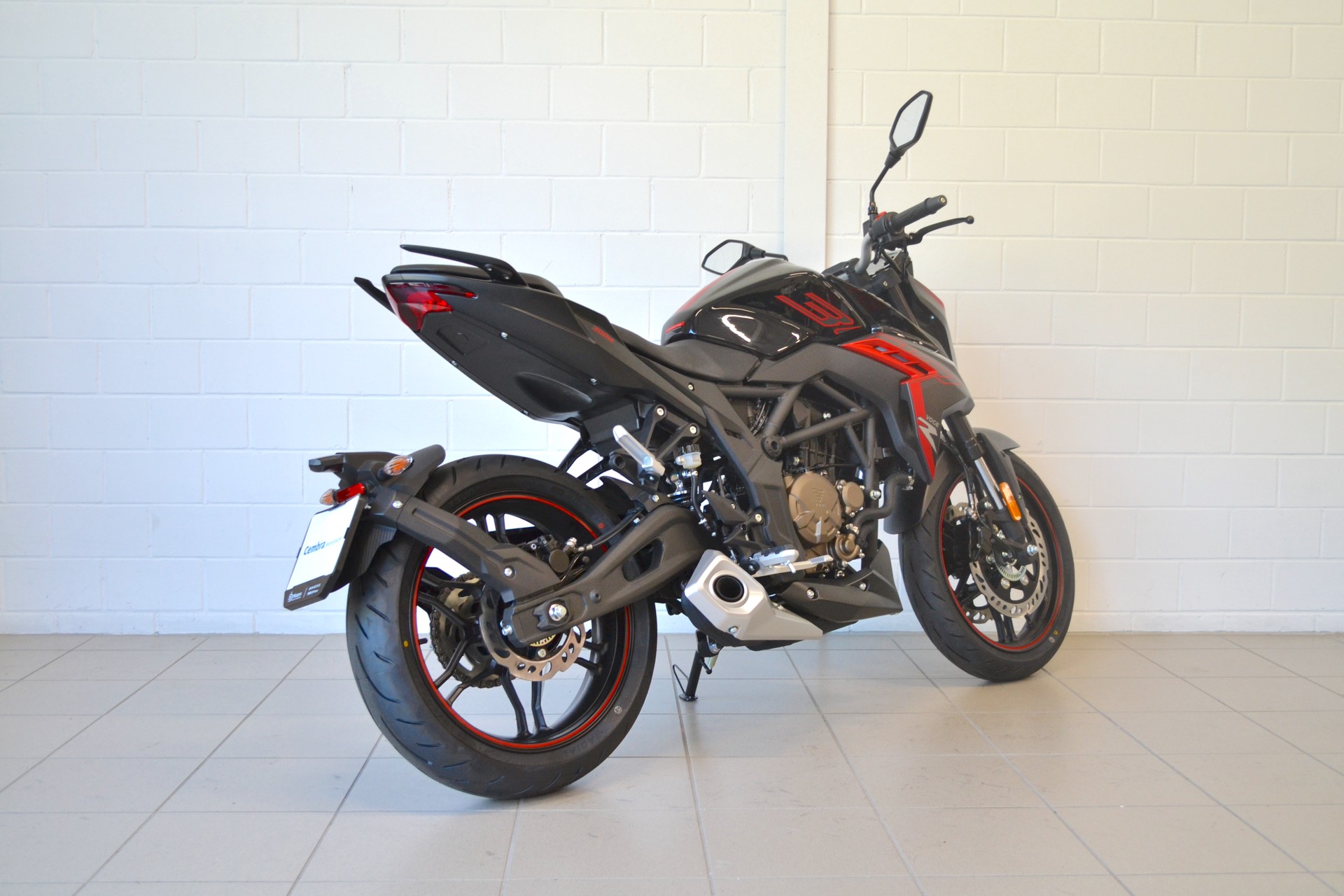 VOGE 300R-showroom-element-3