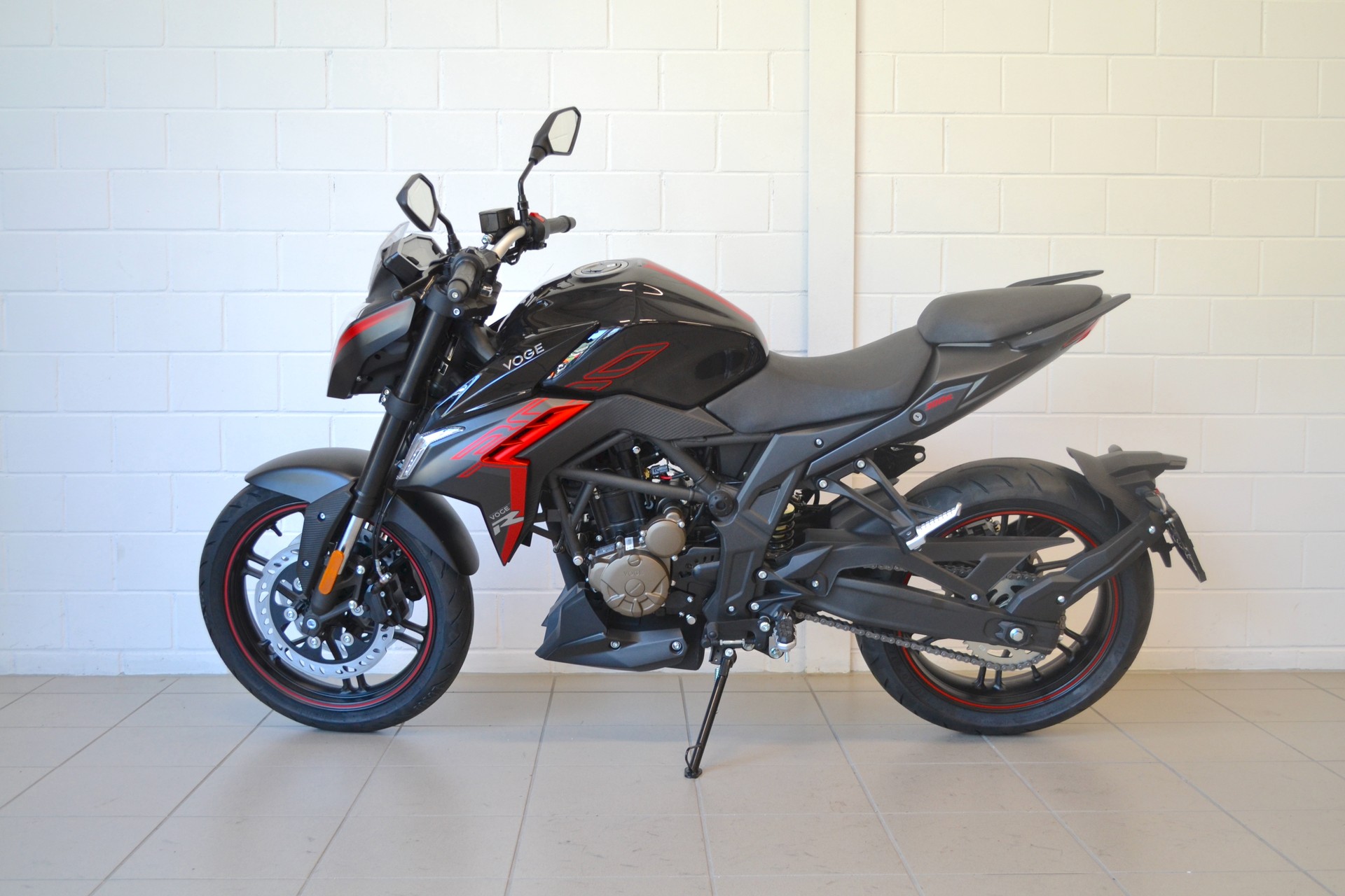 VOGE 300R-showroom-element-2