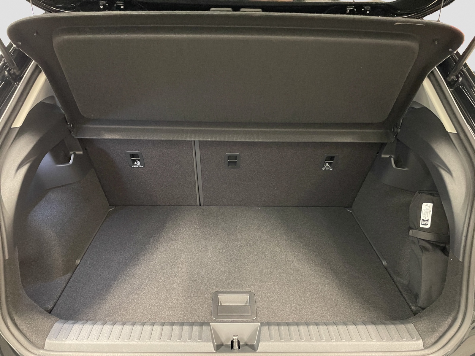 VW ID.Polo 52 kWh Life Edition One-image-14
