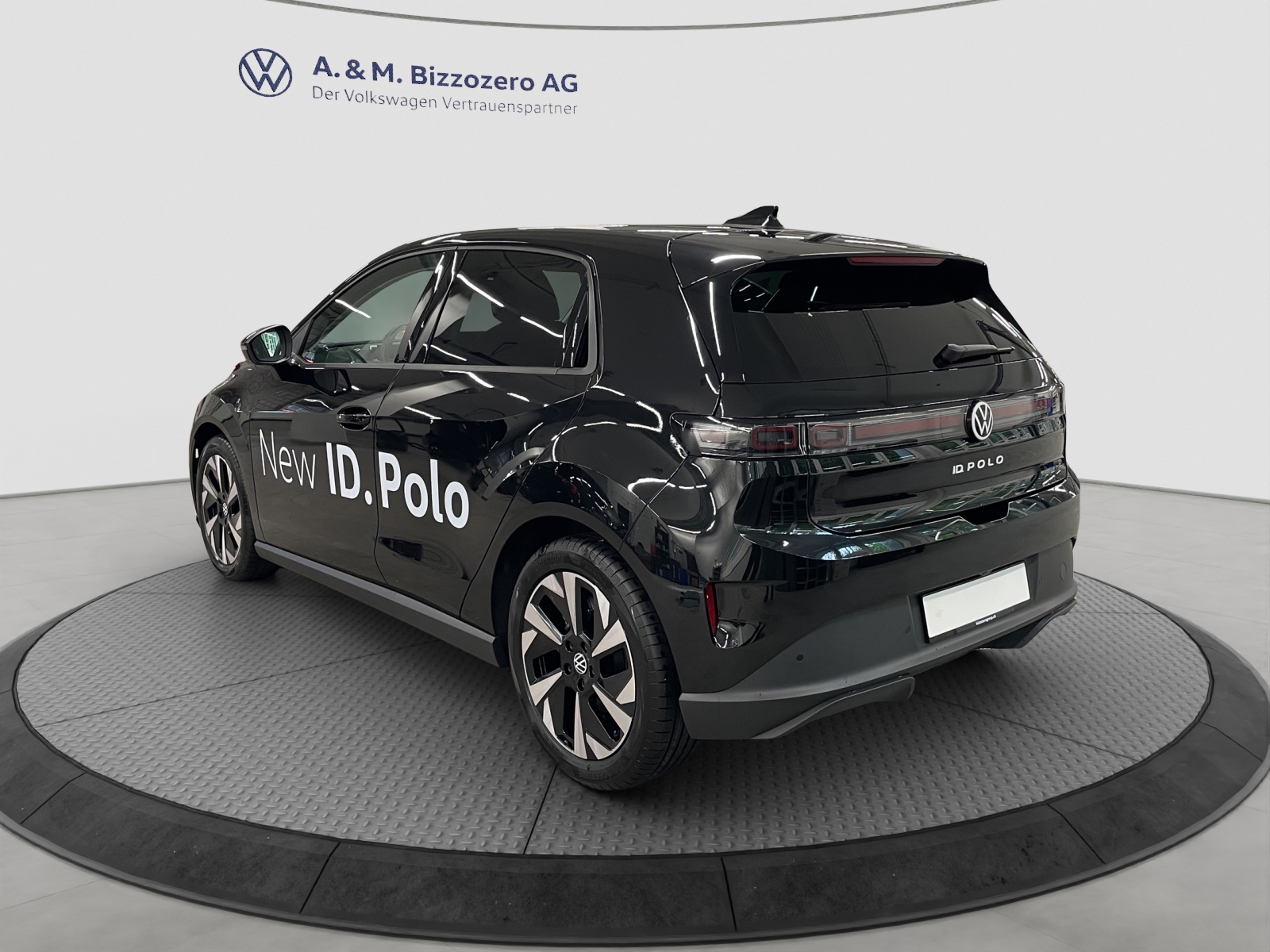 VW ID.Polo 52 kWh Life Edition One-image-2