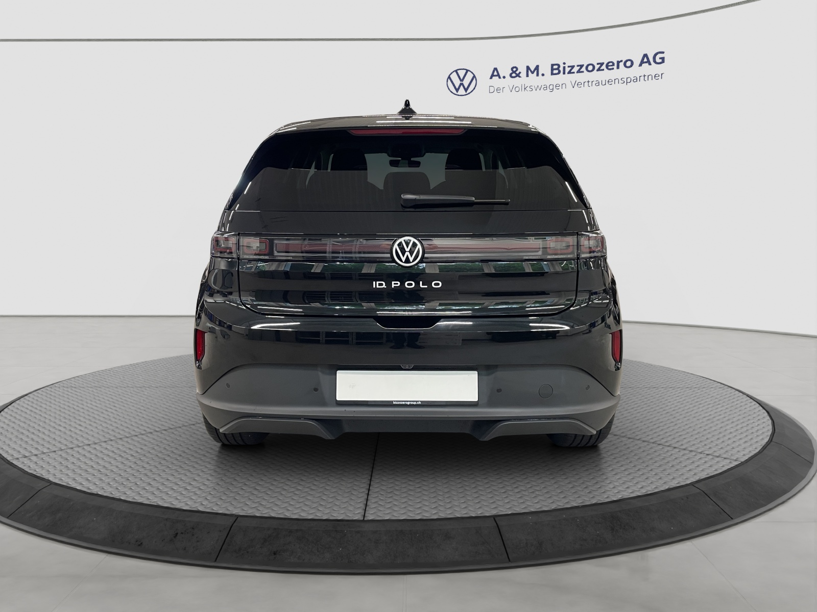 VW ID.Polo 52 kWh Life Edition One-image-3