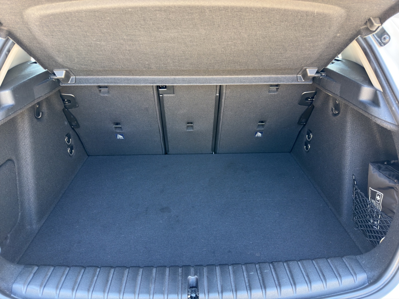 BMW 118i Essential Steptronic-image-8