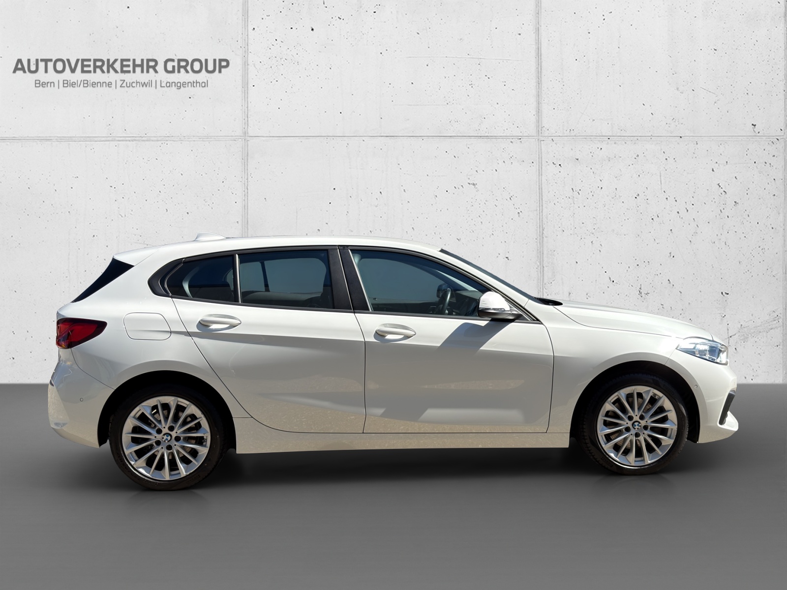 BMW 118i Essential Steptronic-image-5