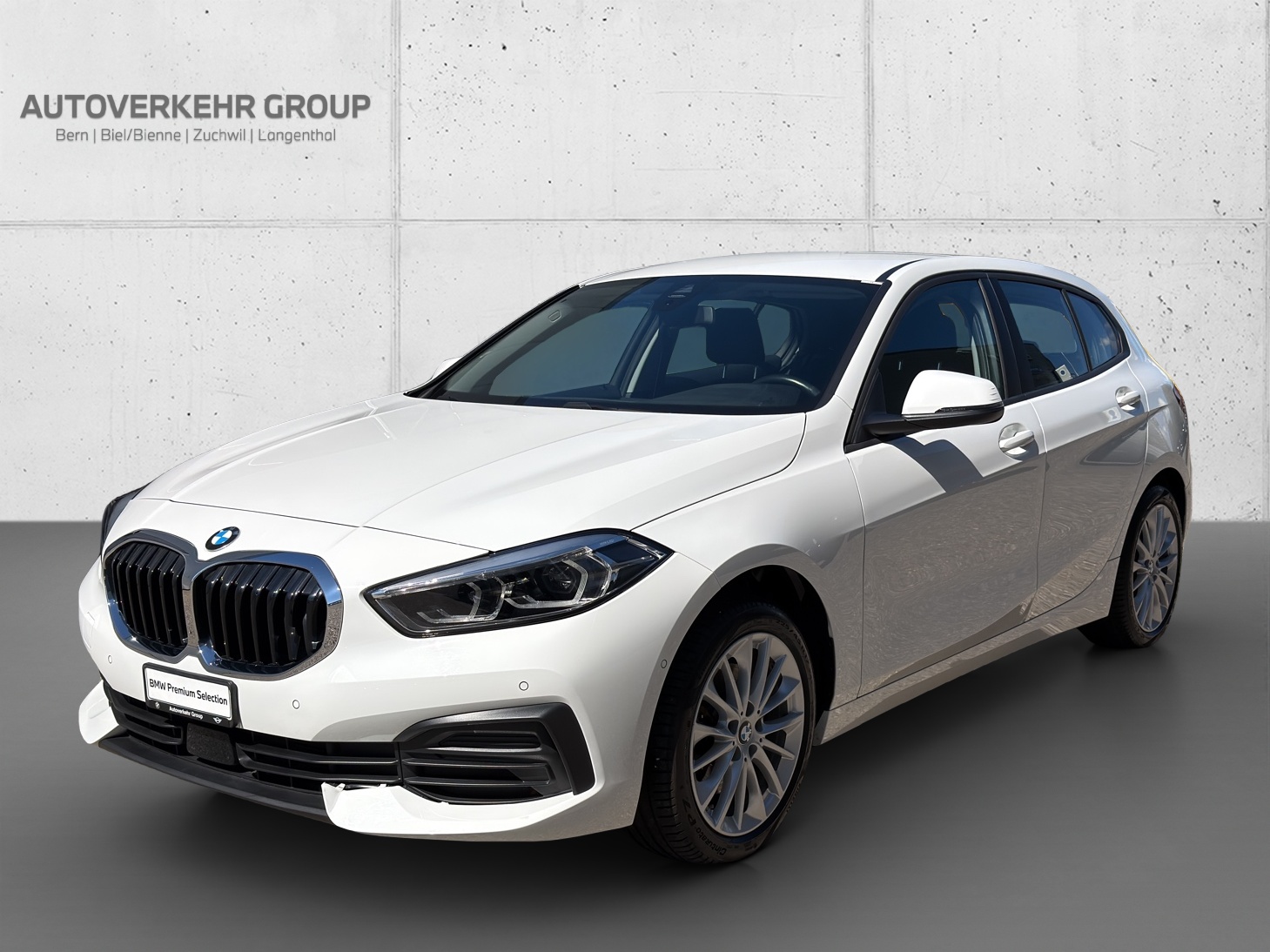 BMW 118i Essential Steptronic-image-0