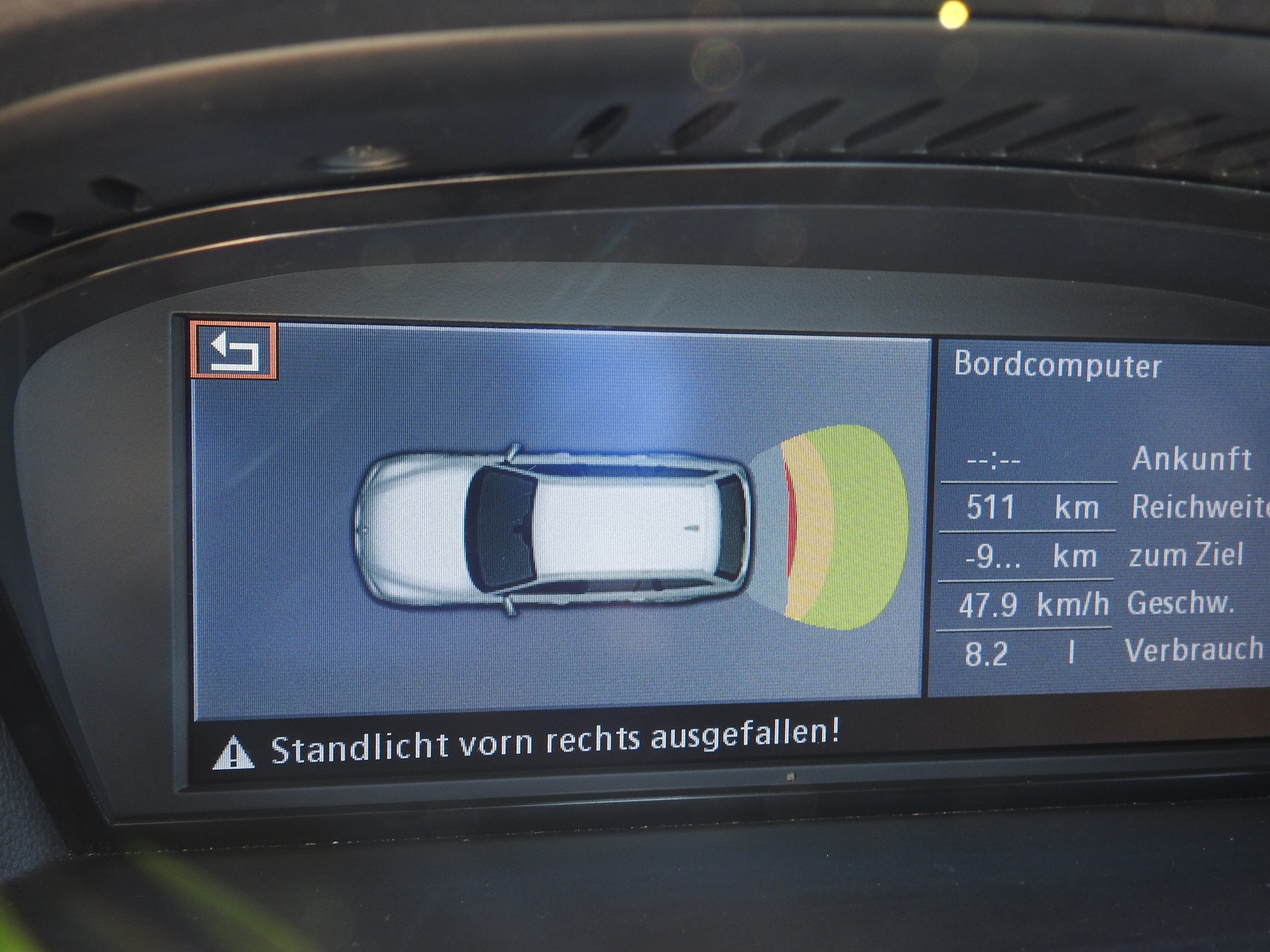 BMW 318i Touring-image-25
