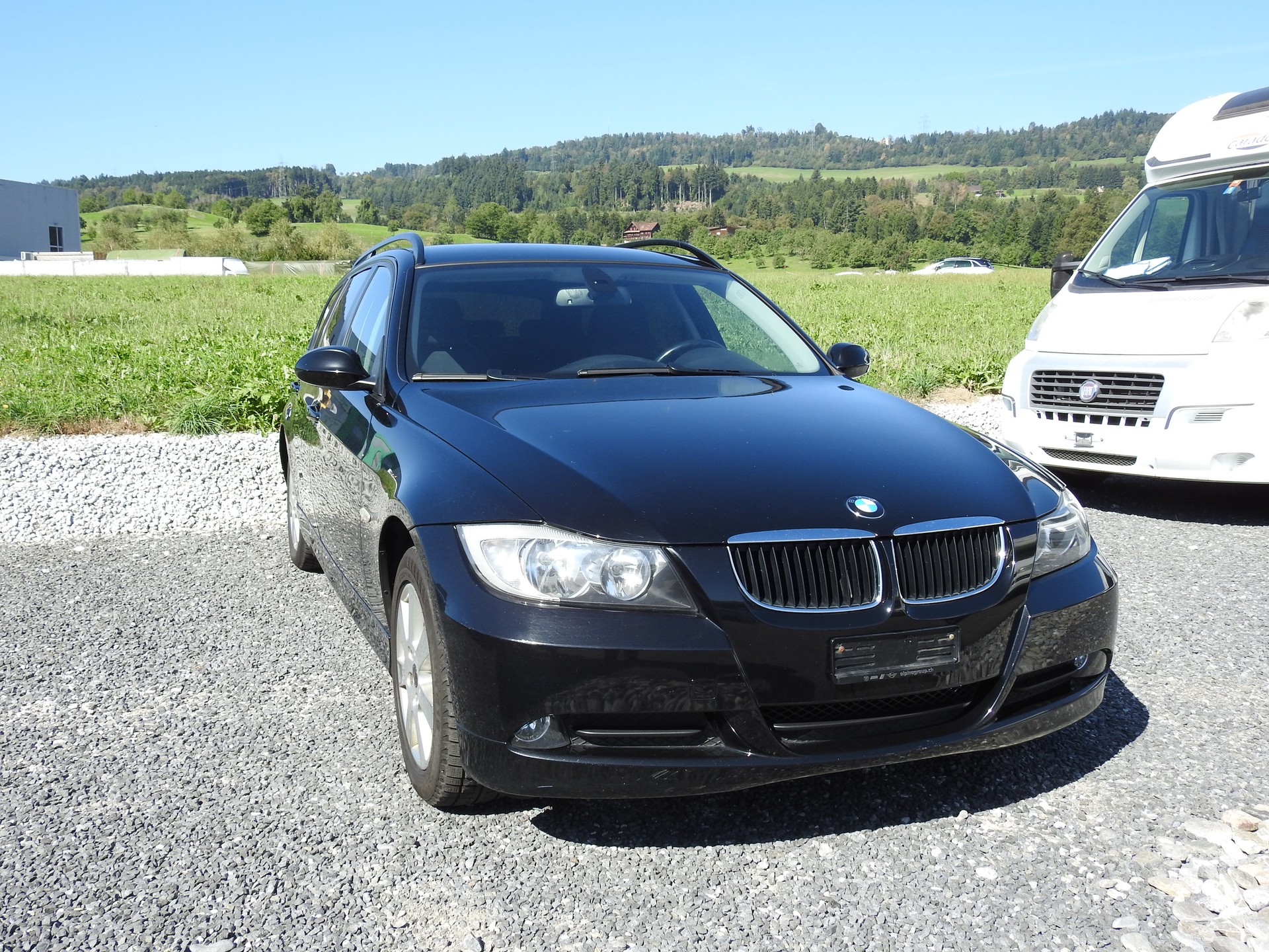 BMW 318i Touring-image-7