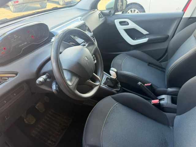 PEUGEOT 208 1.2 VTI Roland Garros-image-6