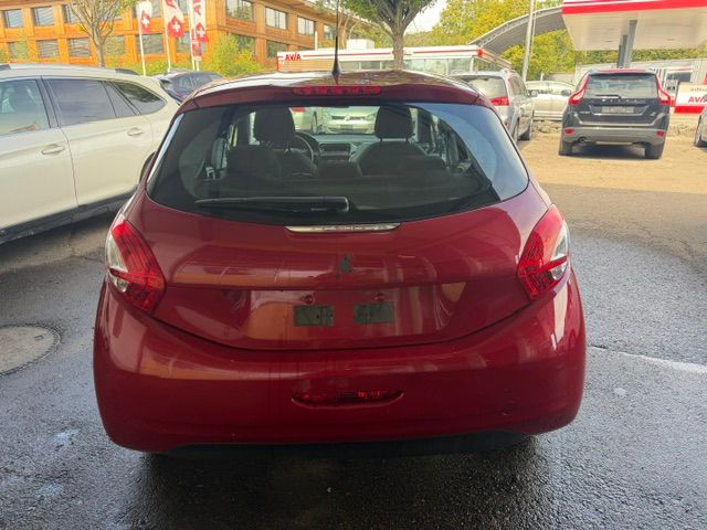 PEUGEOT 208 1.2 VTI Roland Garros-image-5