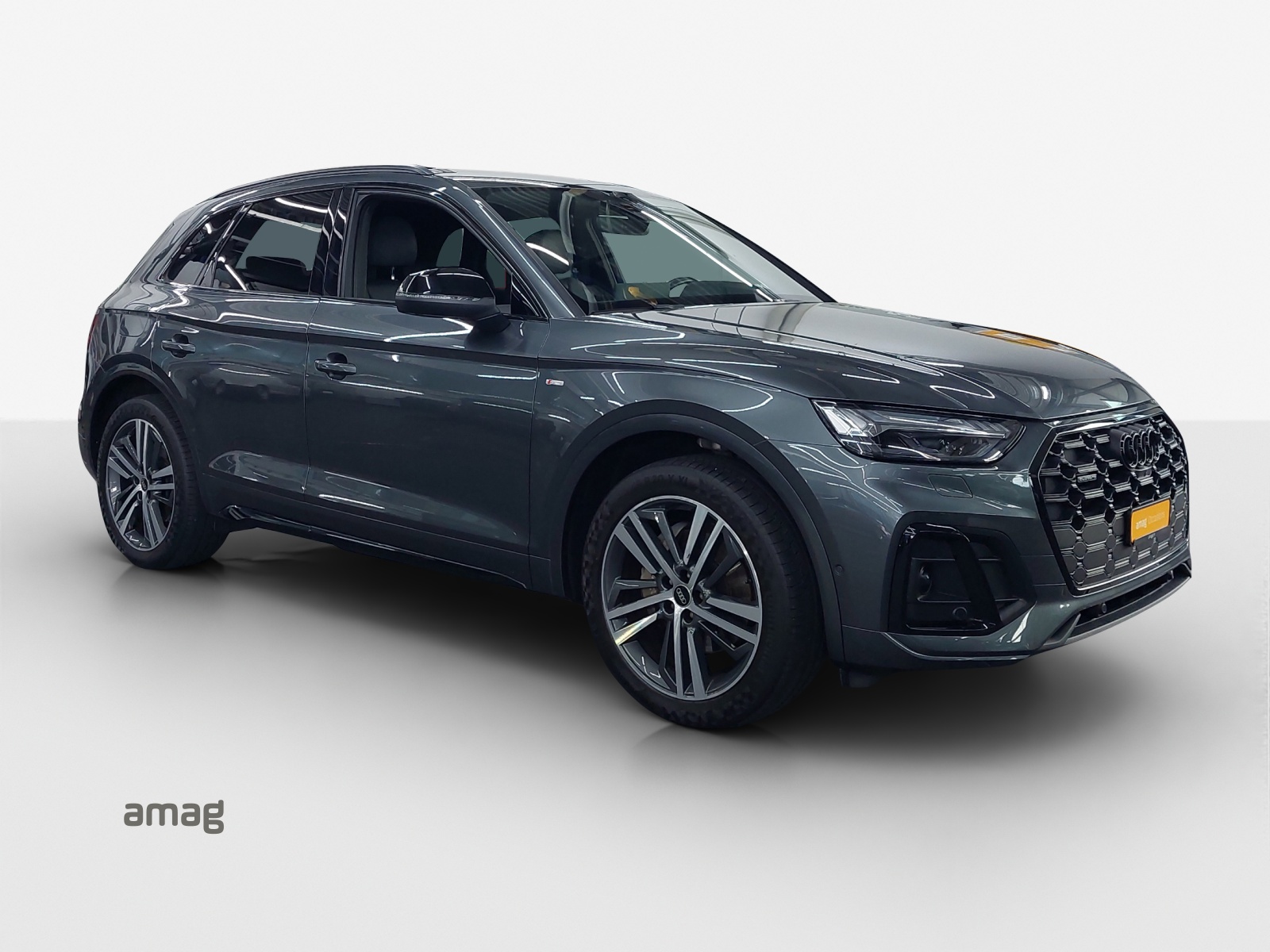 AUDI Q5 40 TDI Black Edition quattro S-tronic-image-5