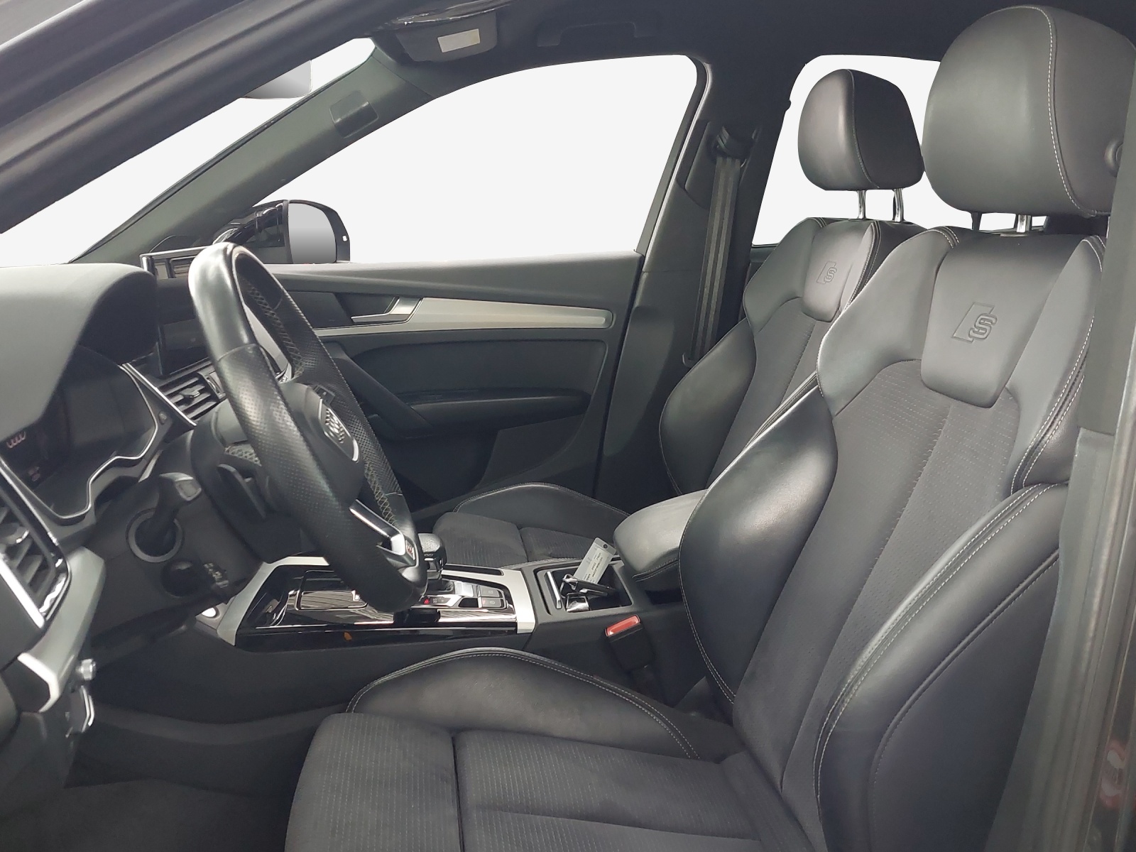 AUDI Q5 40 TDI Black Edition quattro S-tronic-image-7