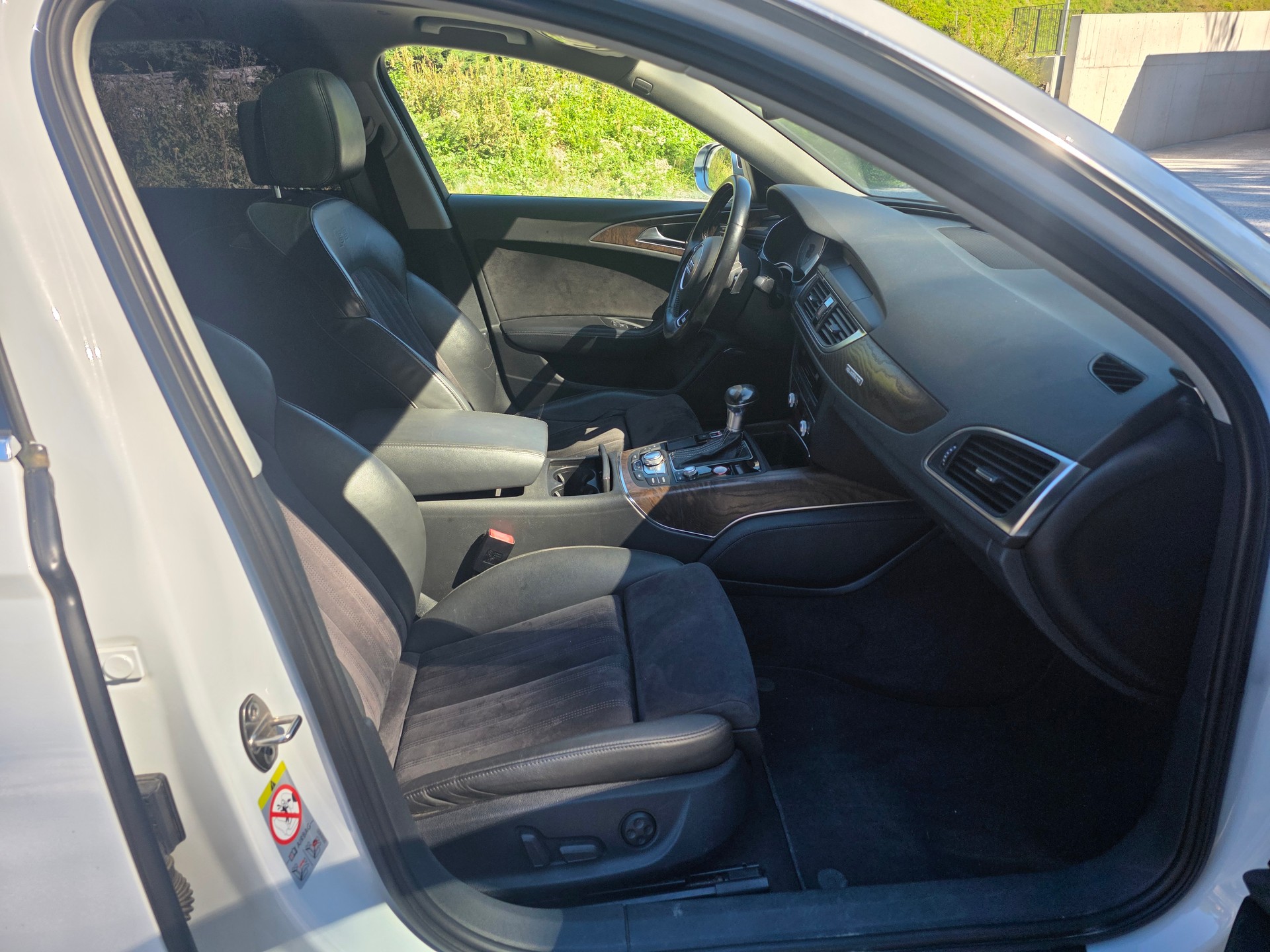 AUDI S6 Avant 4.0 TFSI V8 quattro S-tronic-image-7