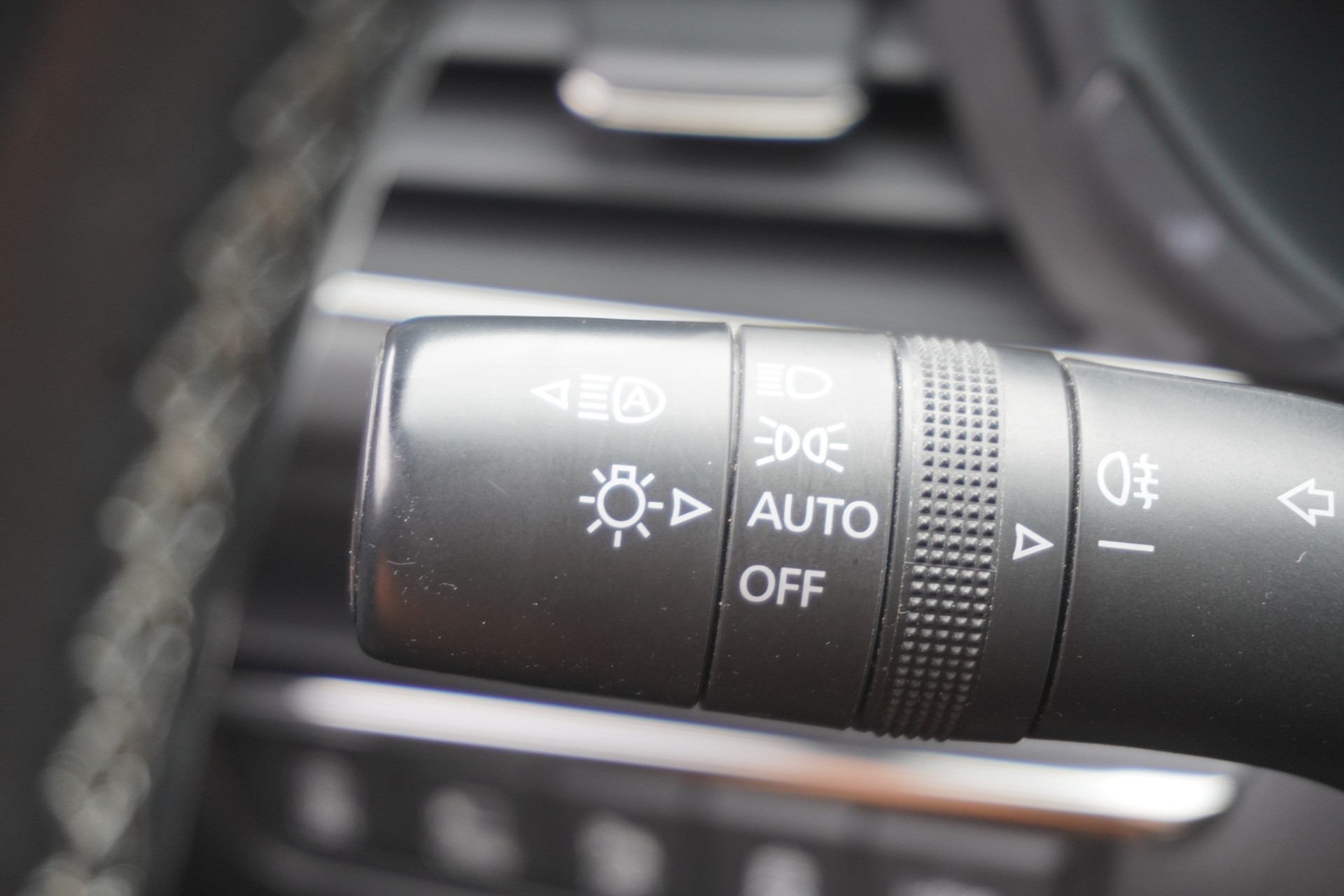 MAZDA 3 Hatchback SKYACTIV-G M Hybrid 150 Ambition Plus Automatik-image-35
