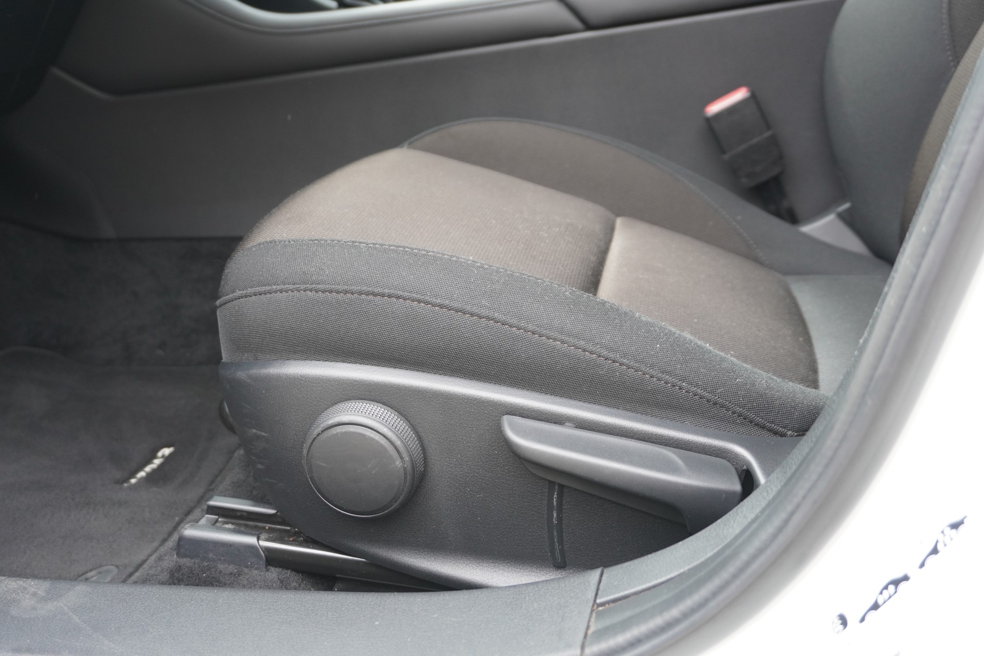 MAZDA 3 Hatchback SKYACTIV-G M Hybrid 150 Ambition Plus Automatik-image-38