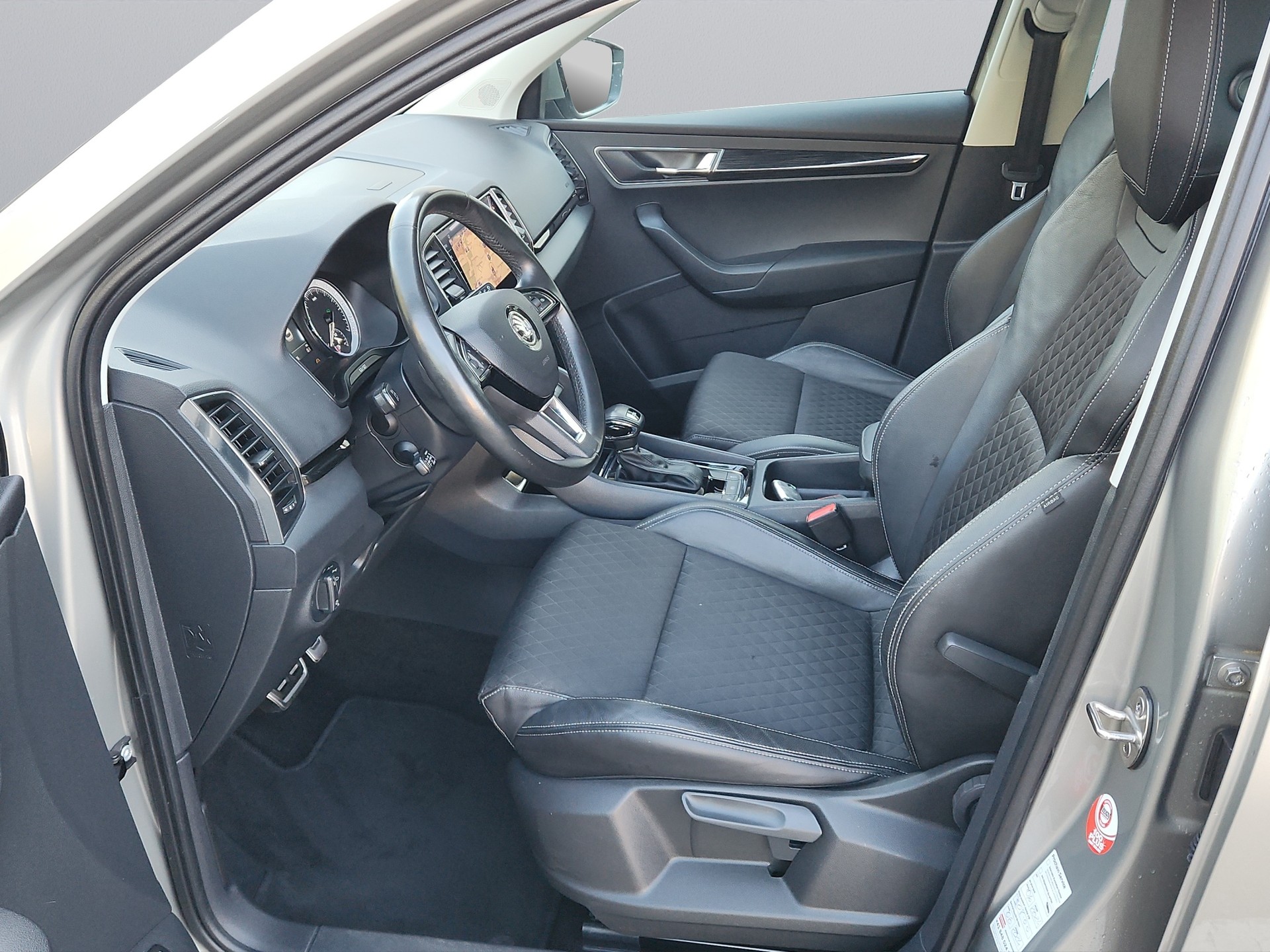 SKODA Karoq 1.5 TSI ACT SportLine DSG-image-8