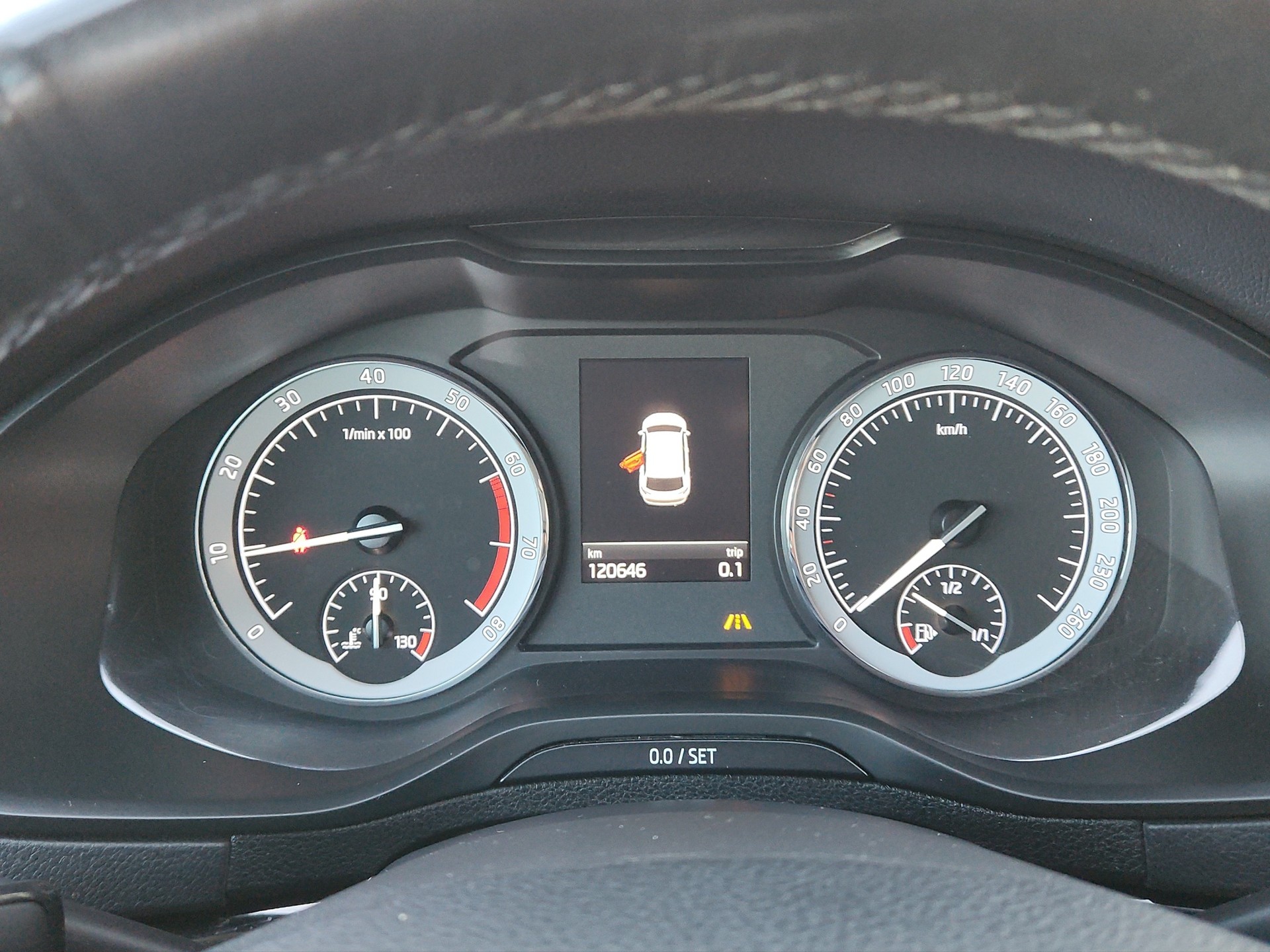 SKODA Karoq 1.5 TSI ACT SportLine DSG-image-10