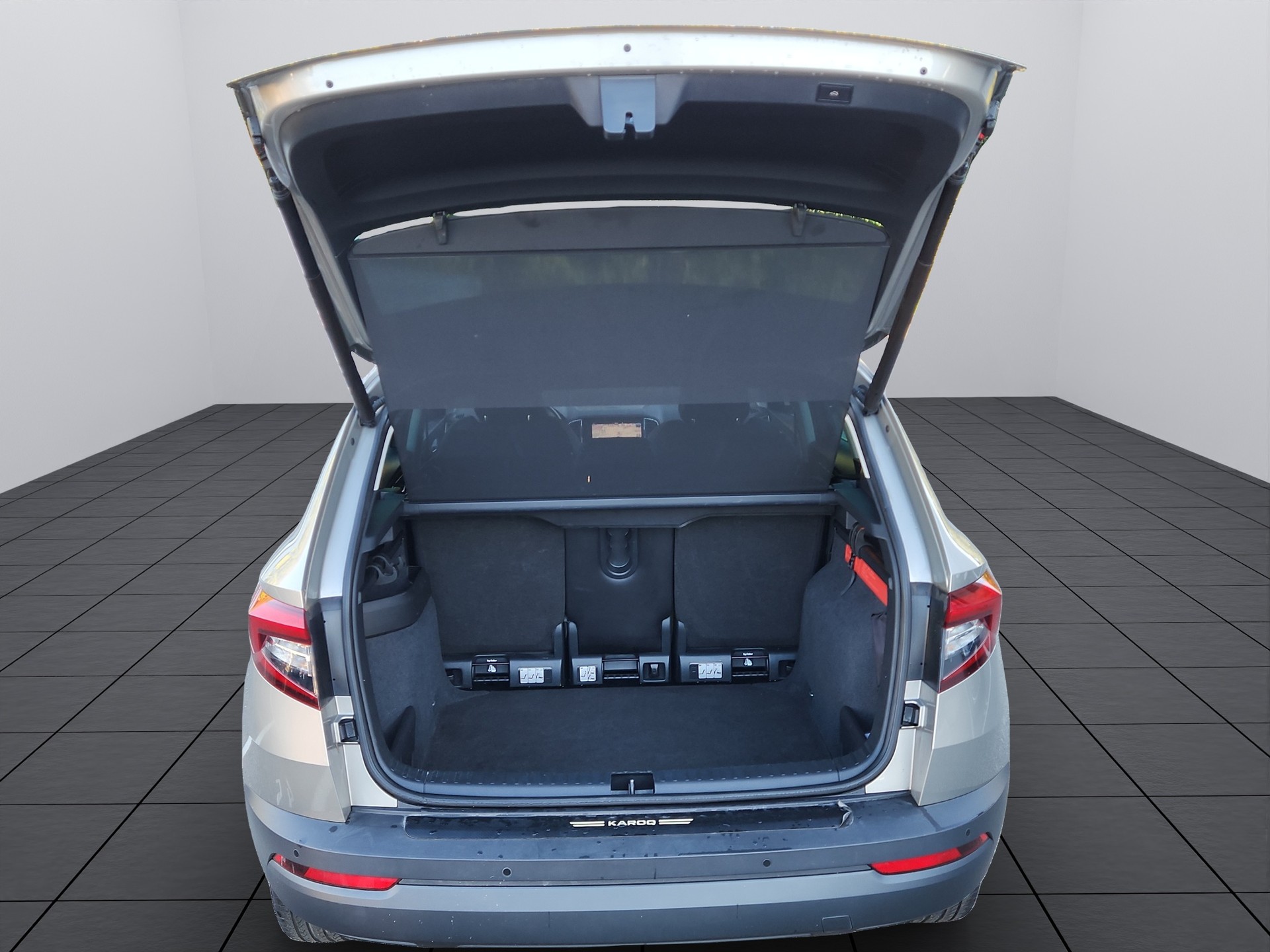SKODA Karoq 1.5 TSI ACT SportLine DSG-image-16
