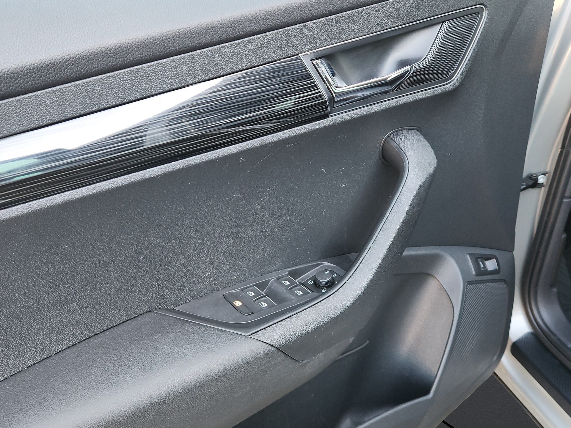 SKODA Karoq 1.5 TSI ACT SportLine DSG-image-9