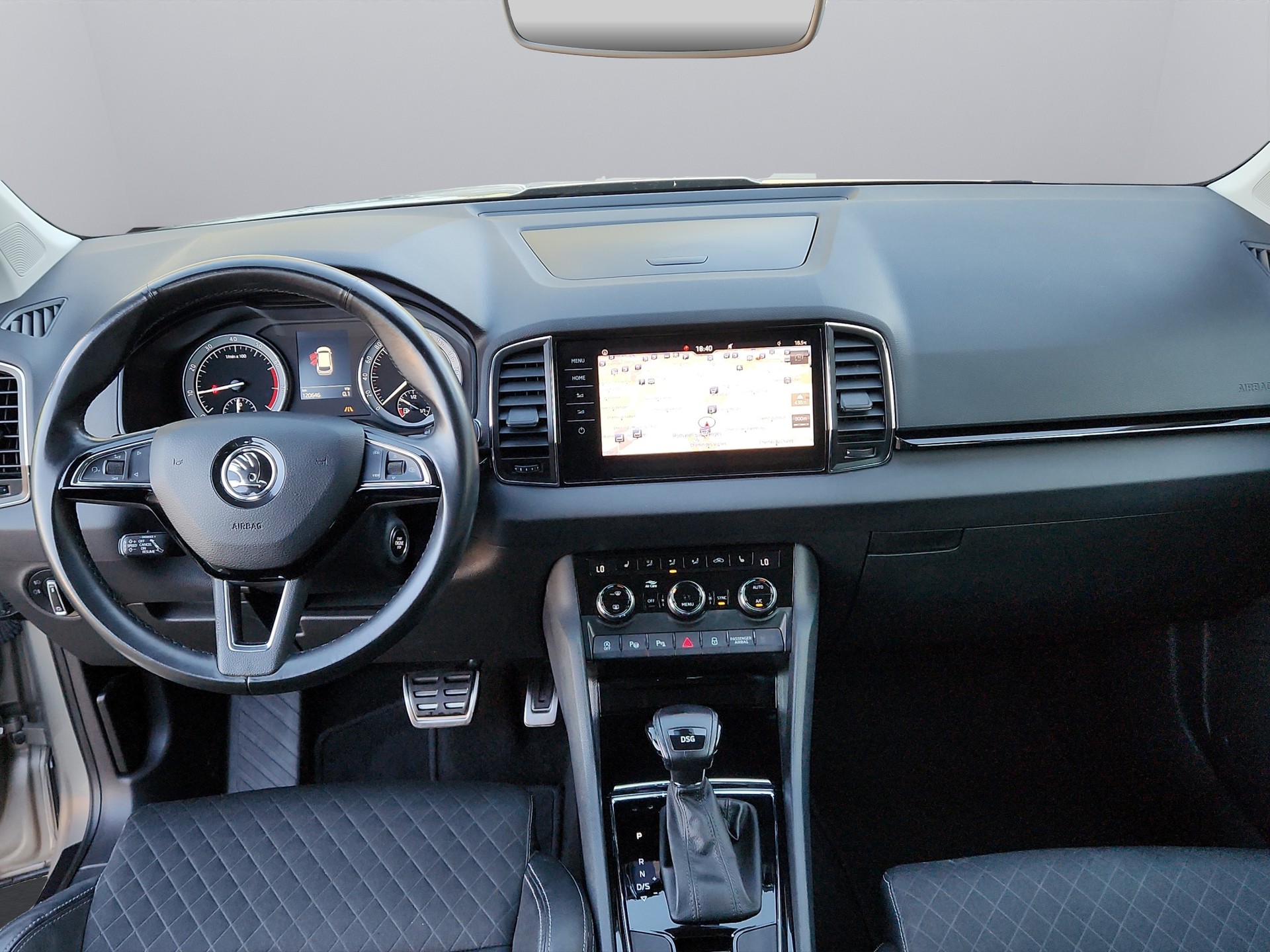 SKODA Karoq 1.5 TSI ACT SportLine DSG-image-12