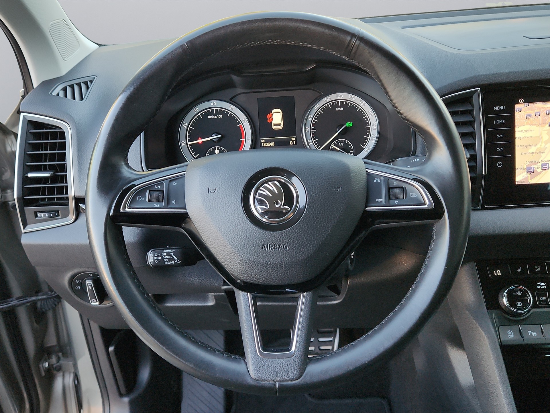 SKODA Karoq 1.5 TSI ACT SportLine DSG-image-11