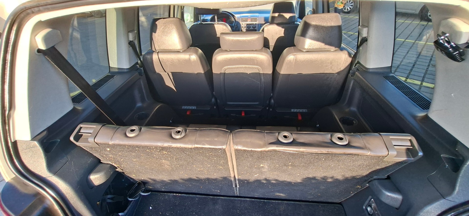 VW Touran 1.9 TDI BlueMotion Conceptline-image-7