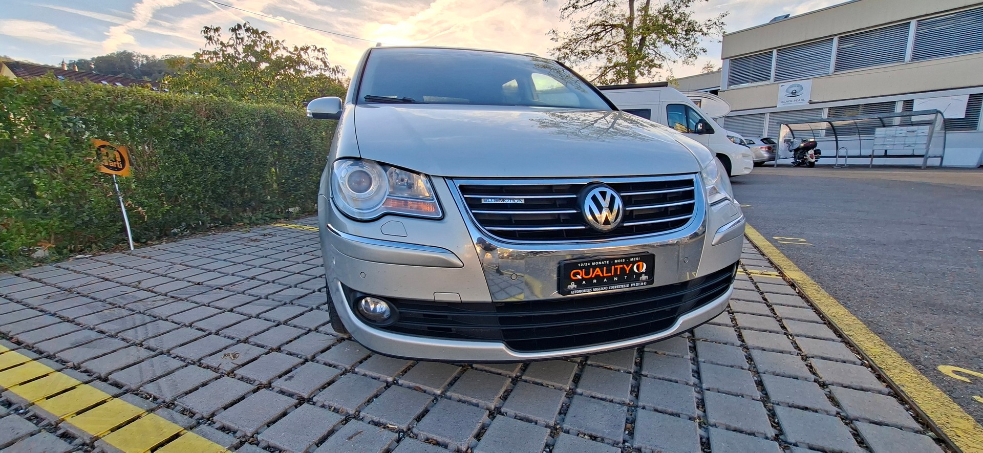 VW Touran 1.9 TDI BlueMotion Conceptline-image-0
