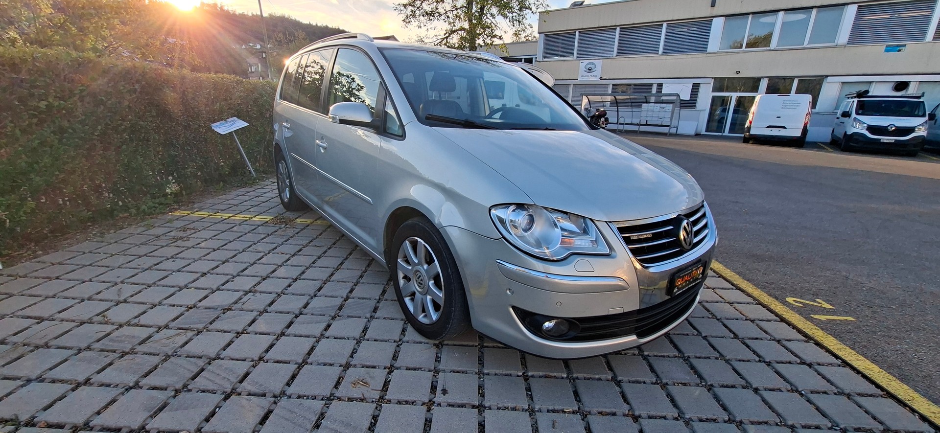 VW Touran 1.9 TDI BlueMotion Conceptline-image-2