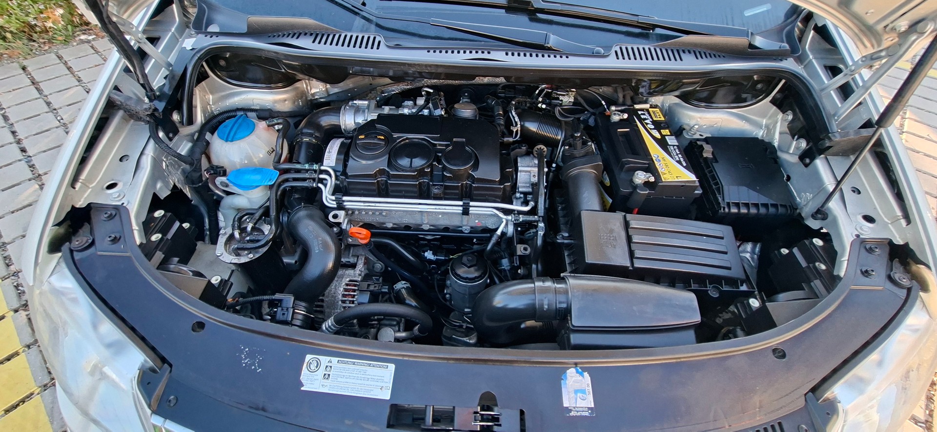 VW Touran 1.9 TDI BlueMotion Conceptline-image-11
