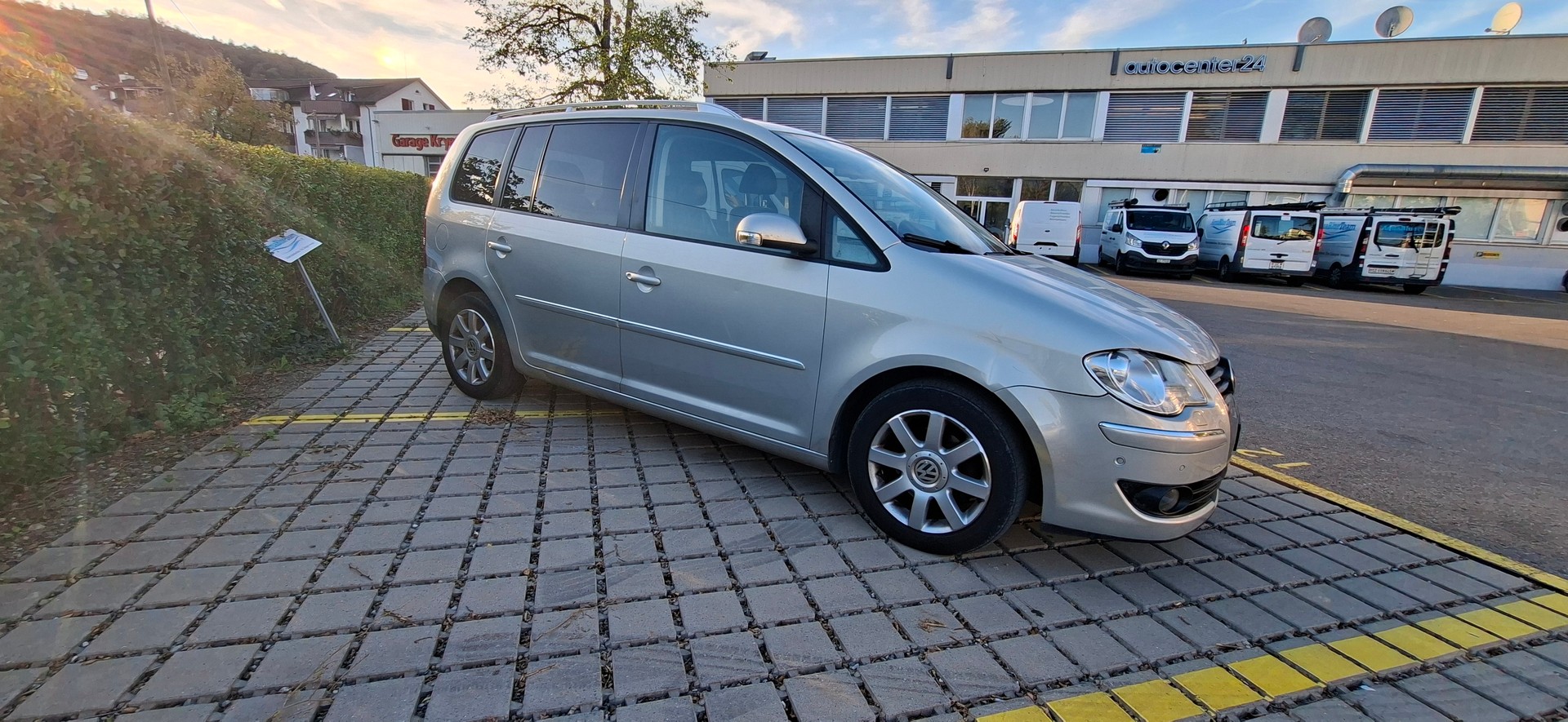 VW Touran 1.9 TDI BlueMotion Conceptline-image-3