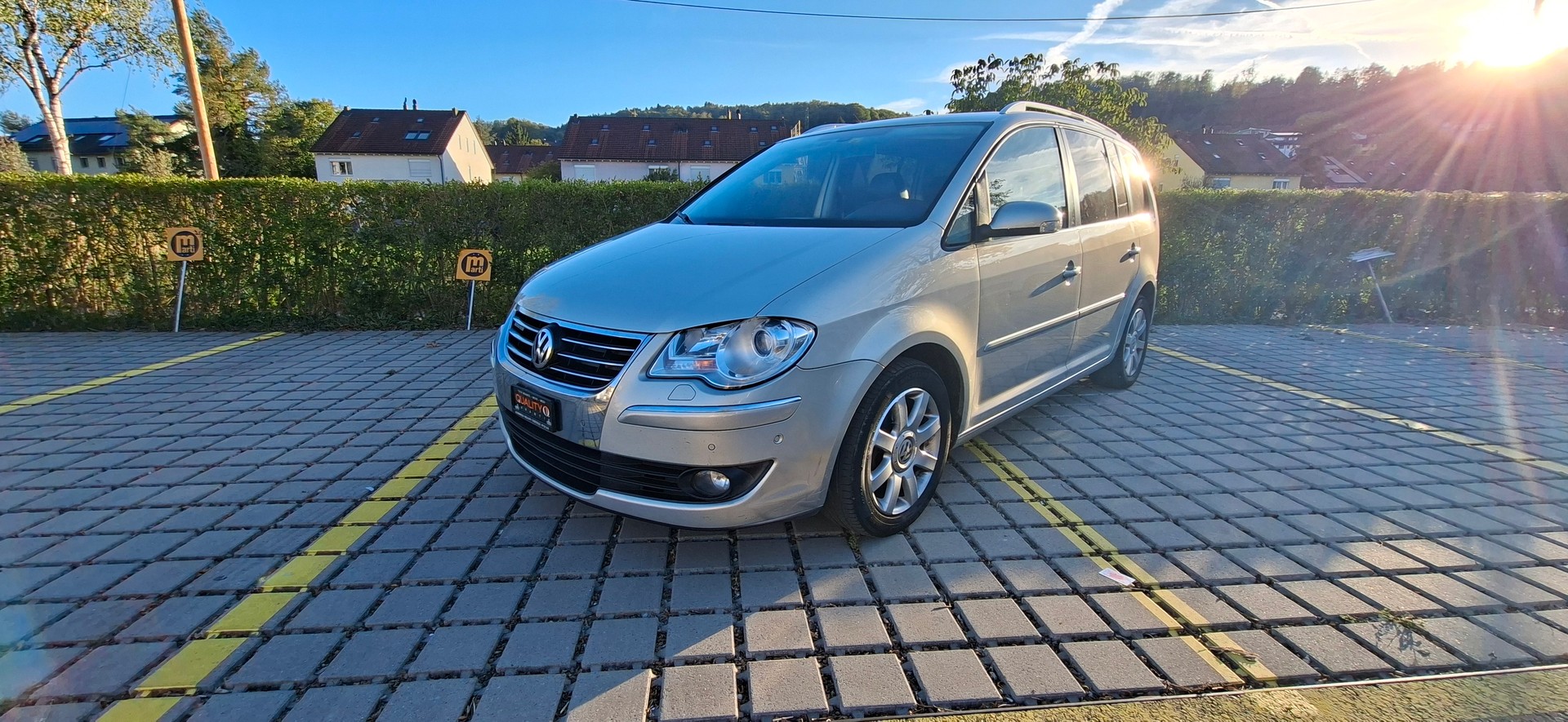 VW Touran 1.9 TDI BlueMotion Conceptline-image-1