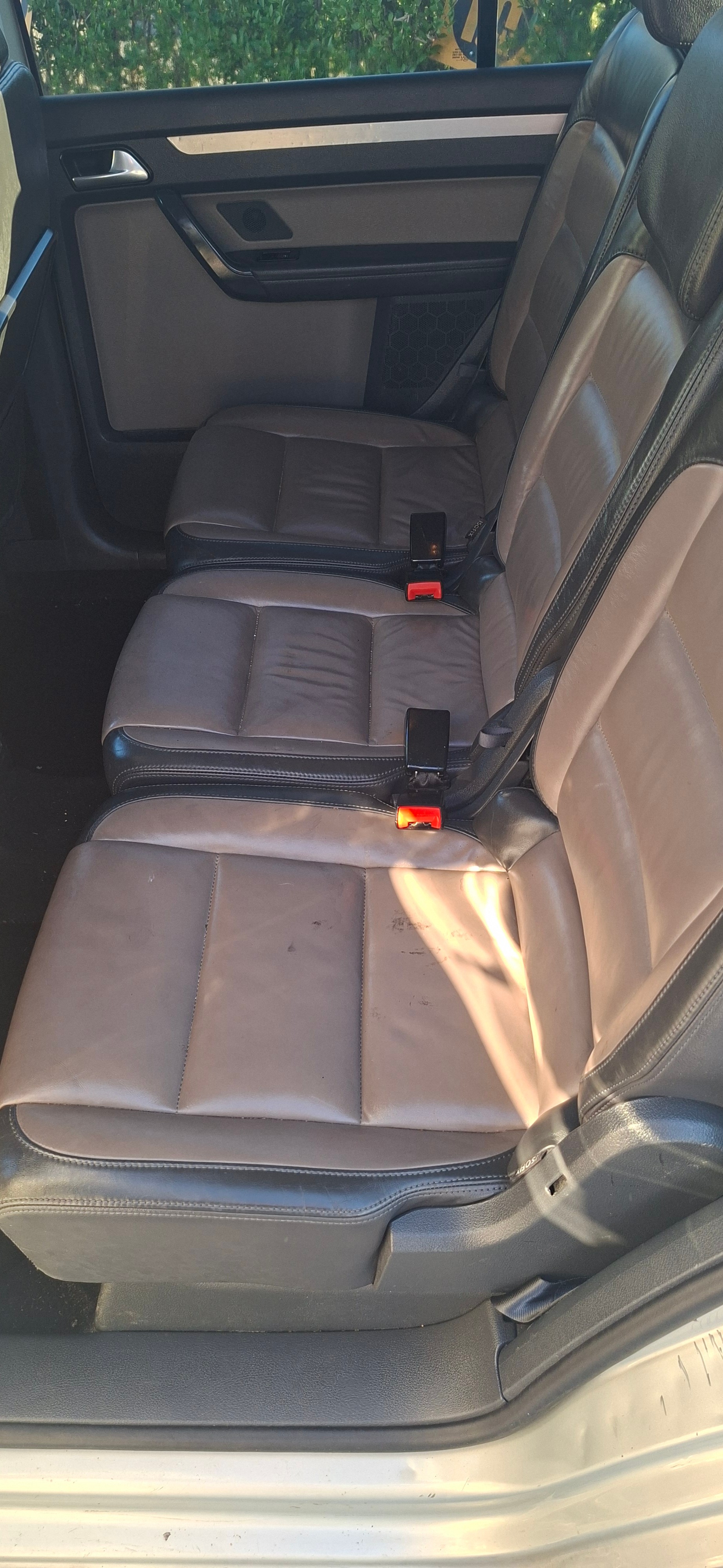 VW Touran 1.9 TDI BlueMotion Conceptline-image-13