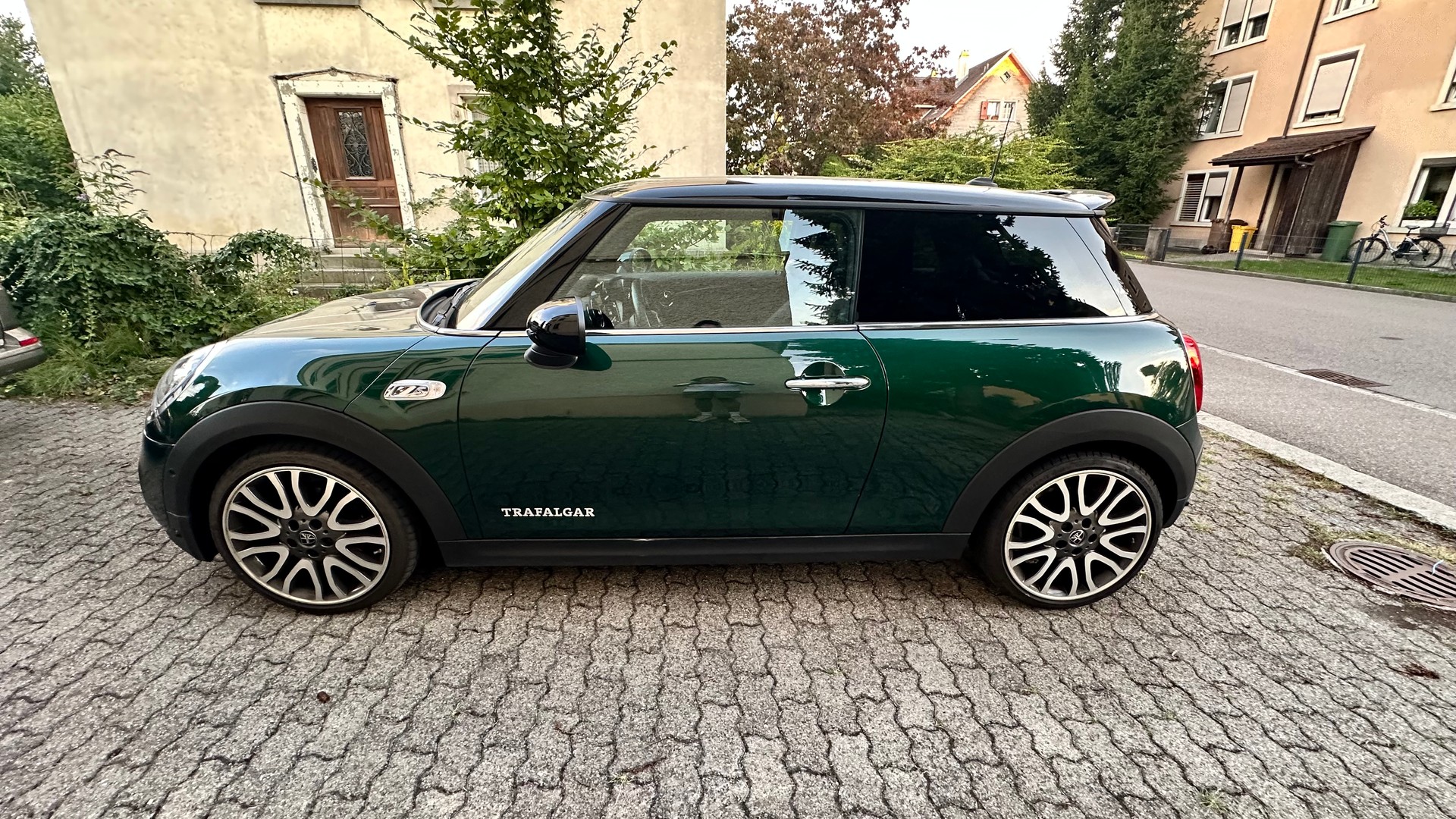 MINI 2.0i Cooper S Trafalgar-image-4