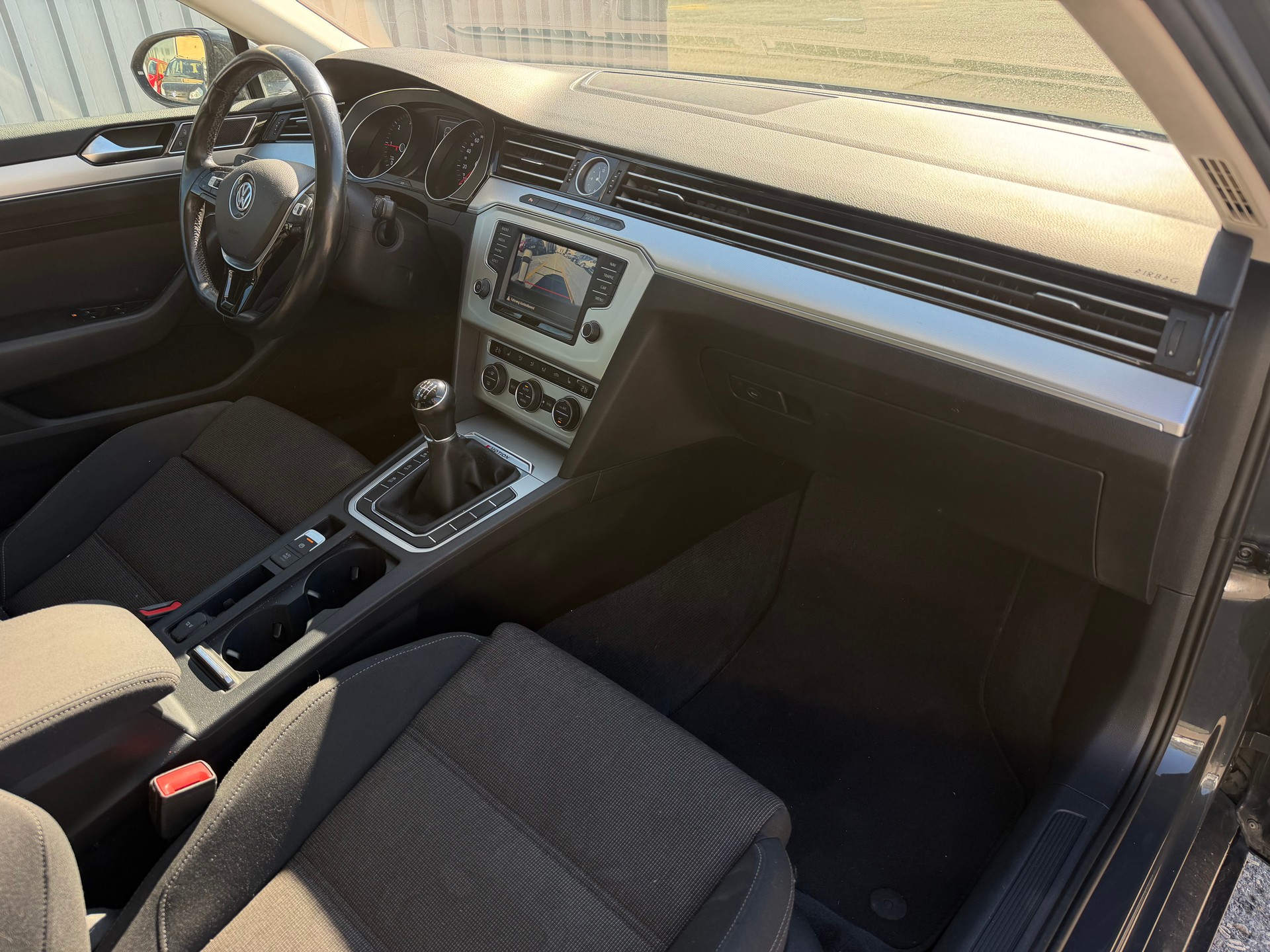 VW Passat Variant 2.0 TDI SCR BMT Comfortline 4Motion-image-10