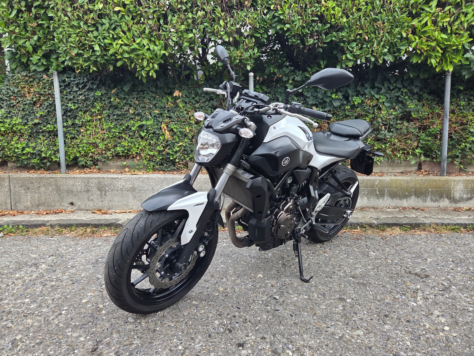YAMAHA MT-07 ABS-showroom-element-1