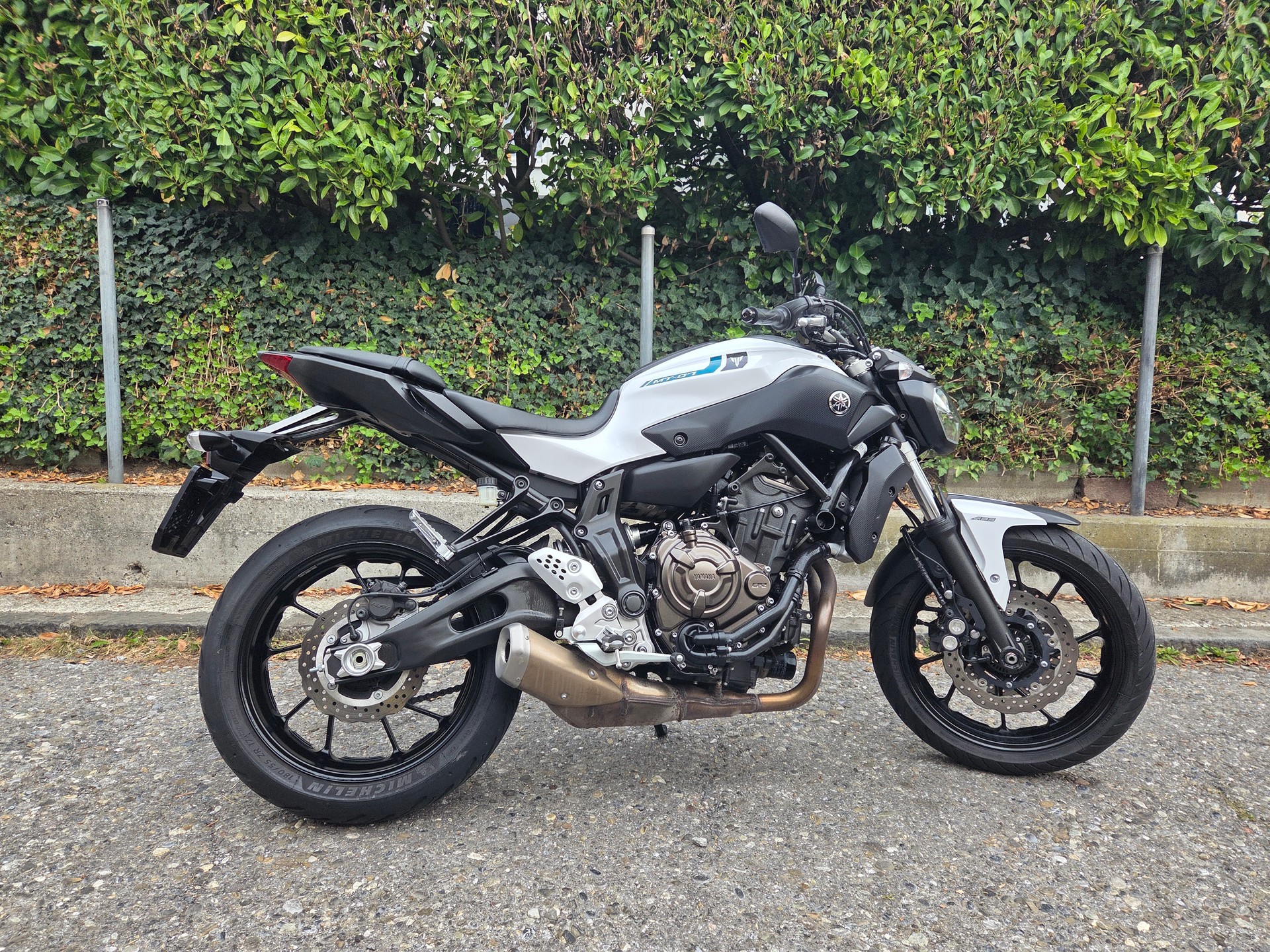YAMAHA MT-07 ABS-showroom-element-2