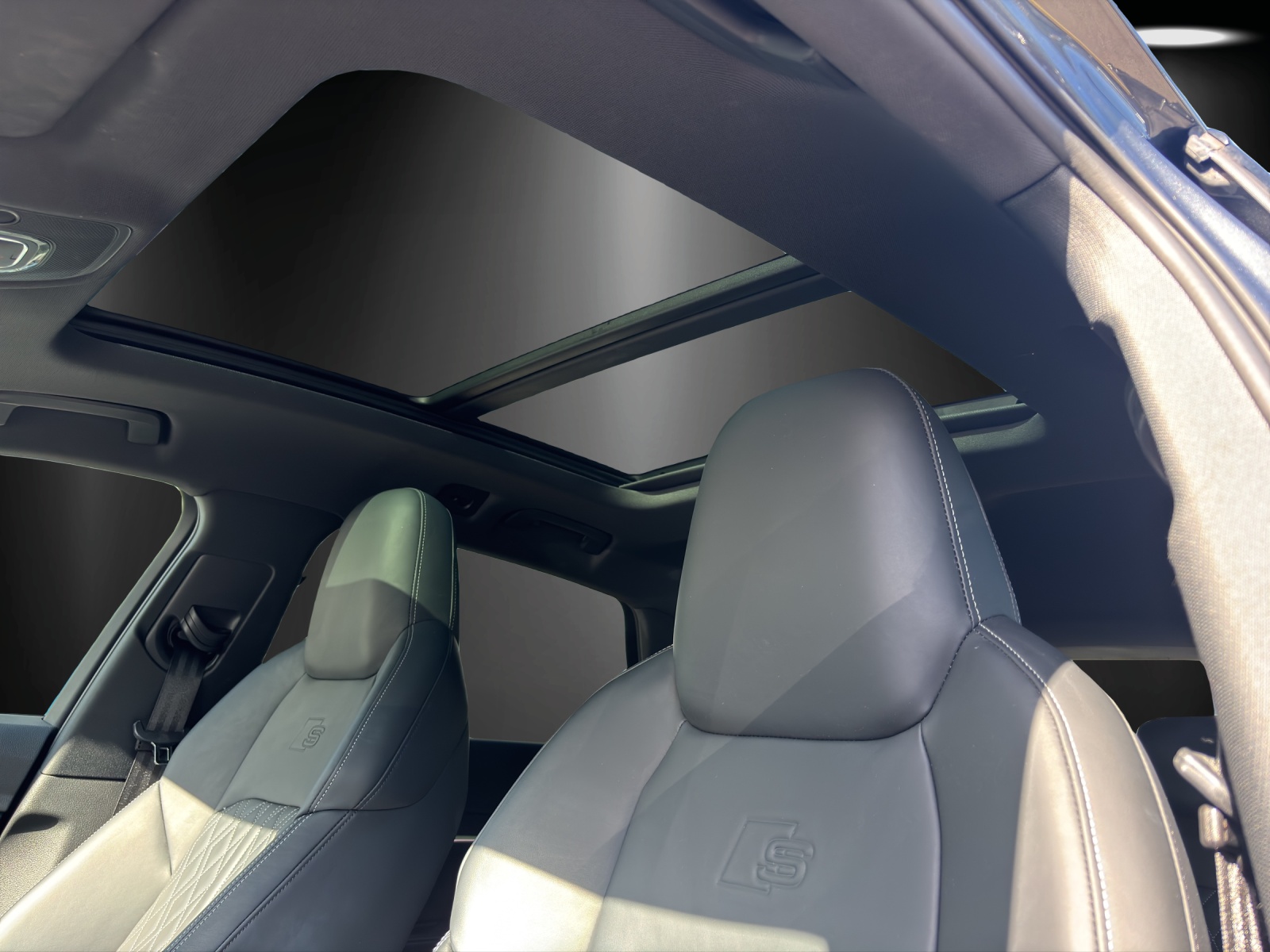 AUDI e-tron S quattro-image-15